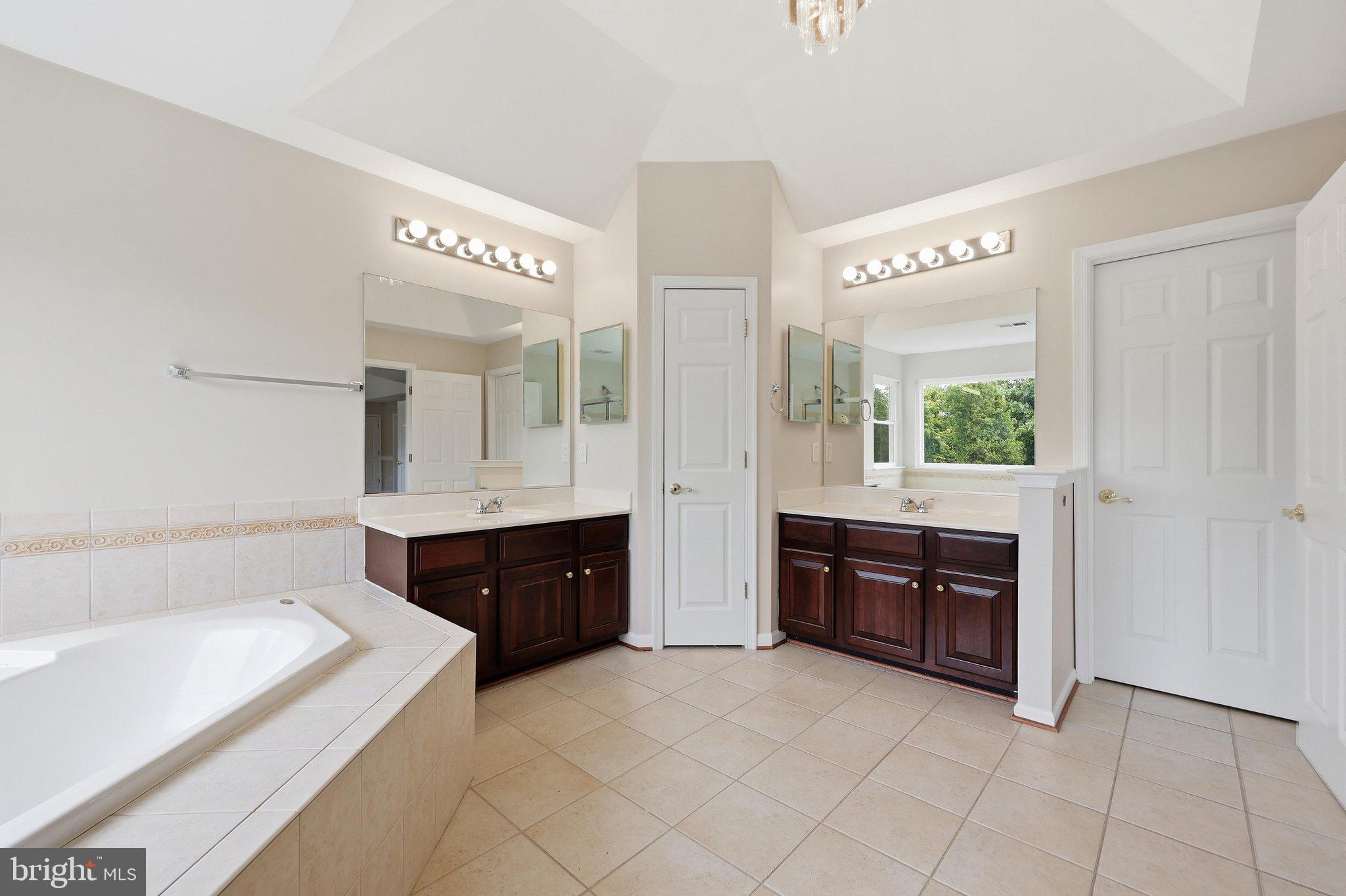COUNTY VIEW - Residential