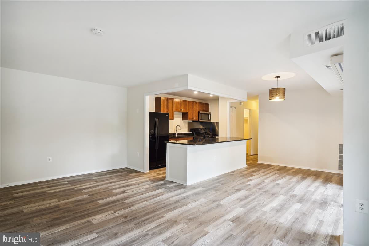 BETHESDA PARK - Residential Lease