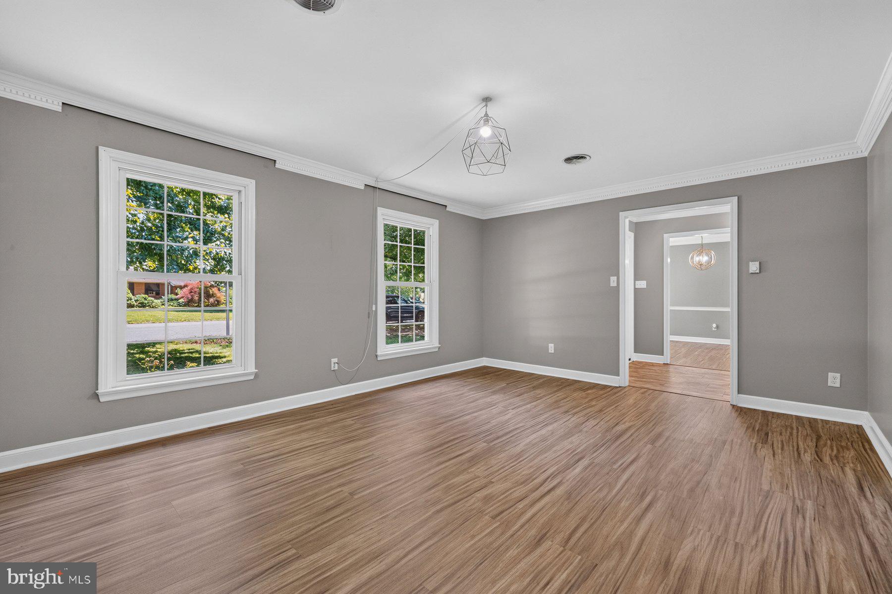 SPRING VALLEY - Residential