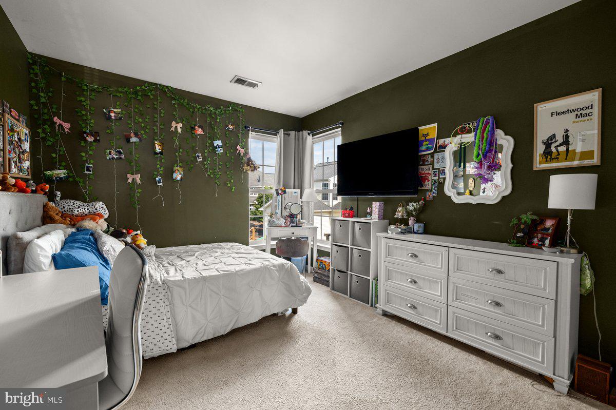 NEW TOWN MEADOWS - Residential