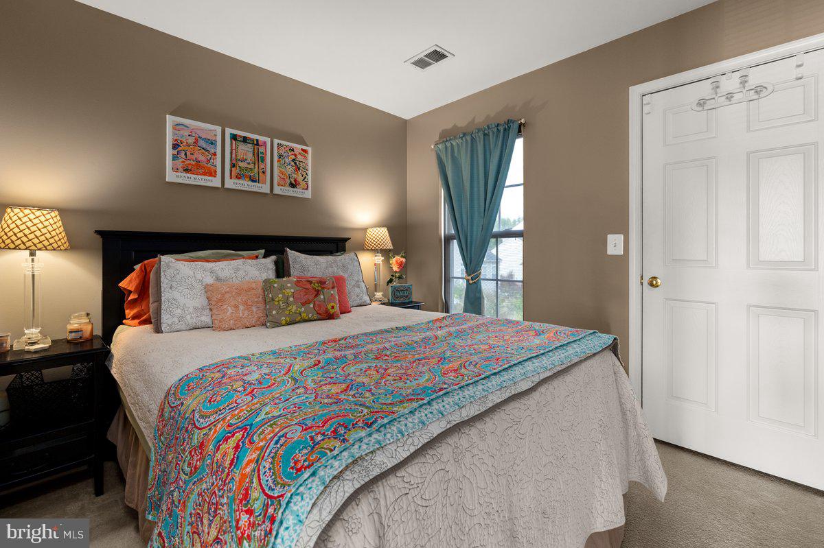 NEW TOWN MEADOWS - Residential