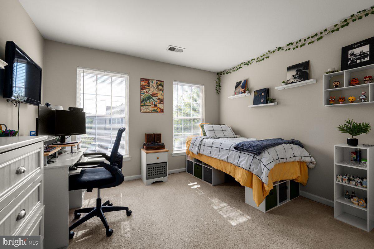 NEW TOWN MEADOWS - Residential