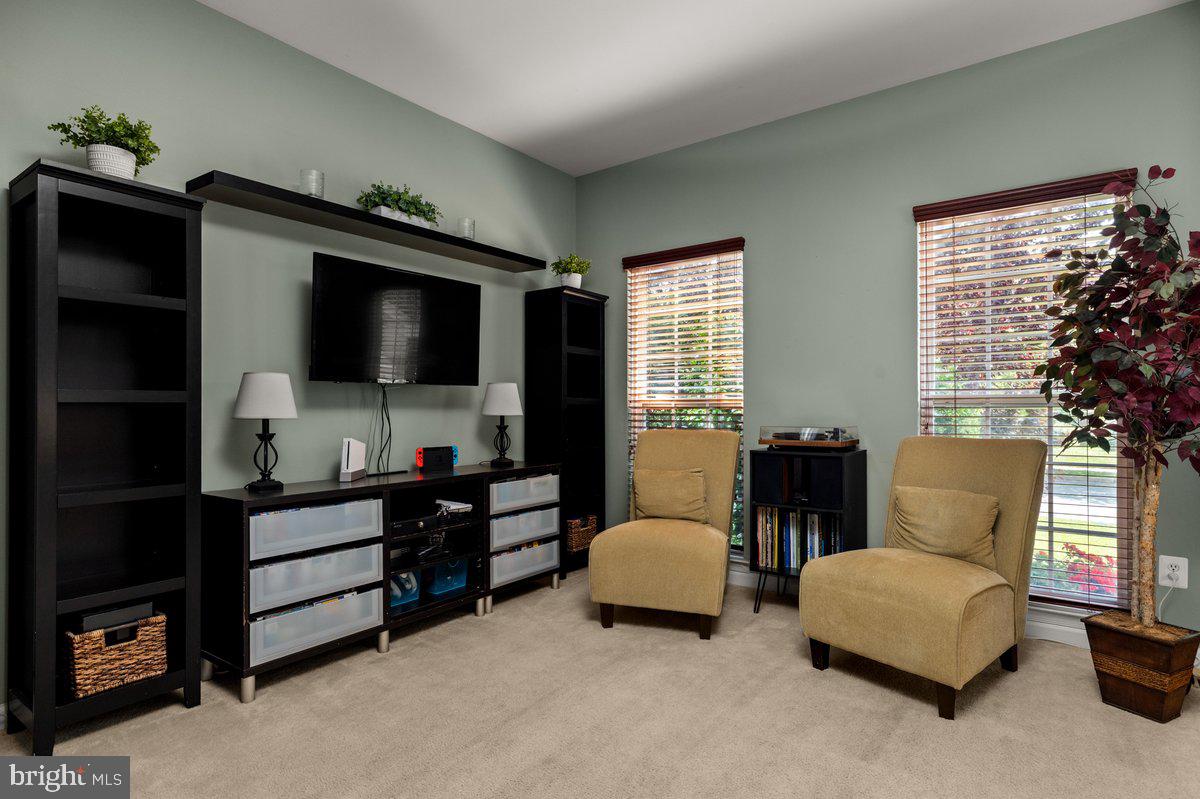 NEW TOWN MEADOWS - Residential
