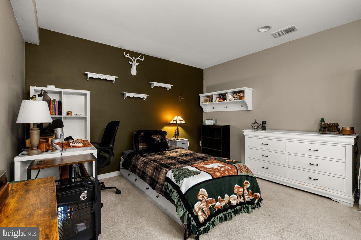 NEW TOWN MEADOWS - Residential