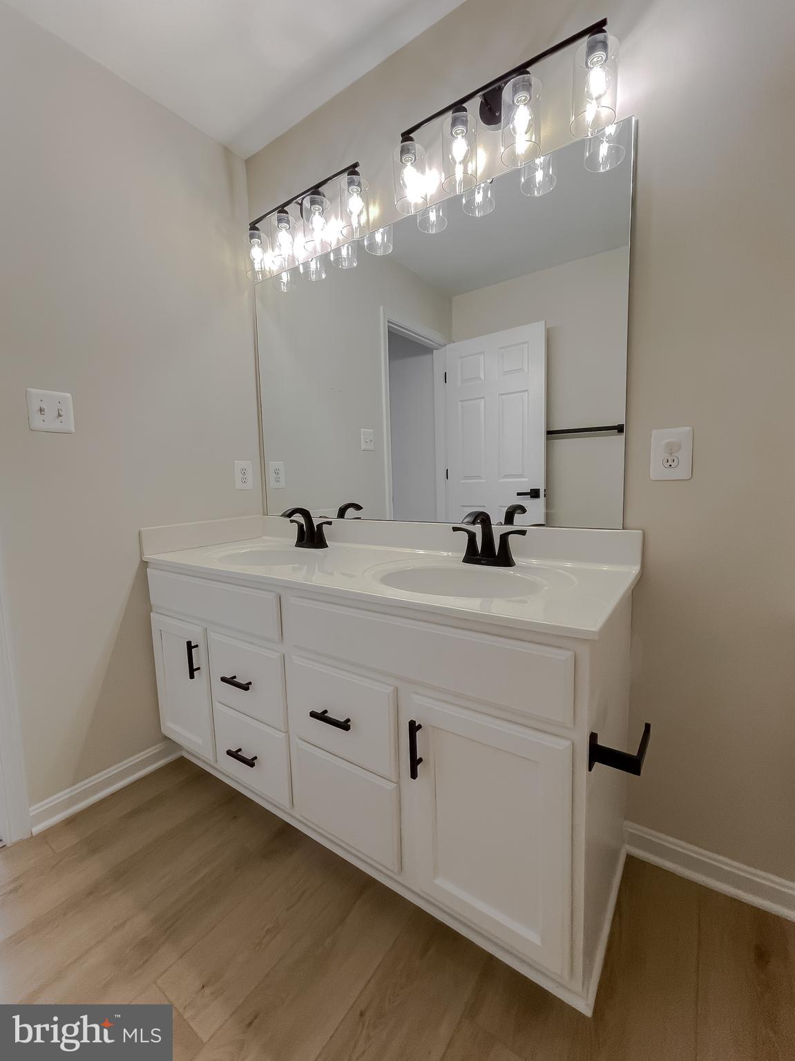 LORINS PRIDE - Residential