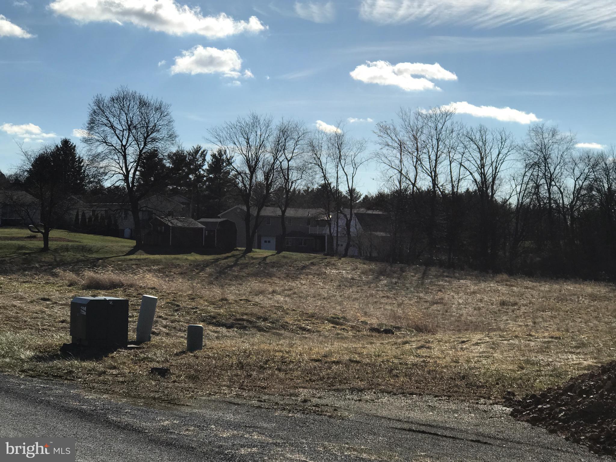 BRING YOUR OWN BUILDER.  Lot #55, Phase I Foothills of Kensington., .46 acres.   Sparsely populated neighborhood. Water tap on fee included in lot cost. All underground utilities.  Beautiful views of mountain.  Listing agent is owner.  Protective Covenants and other lots are available when going to thefoothillsofkensingtoncom