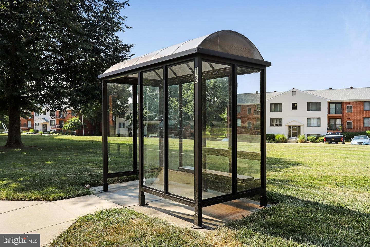 COUNTRY CLUB GREEN - Residential