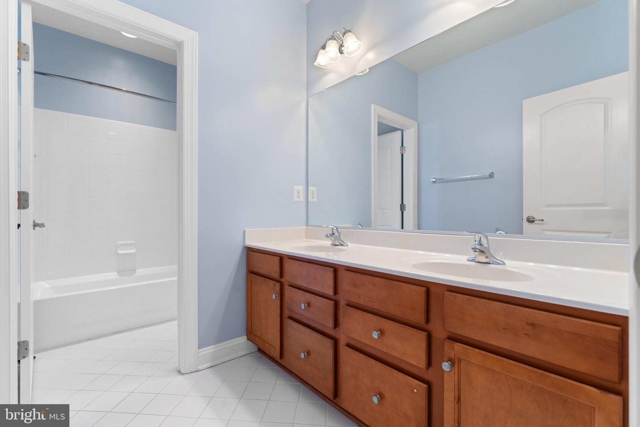PORT POTOMAC - Residential