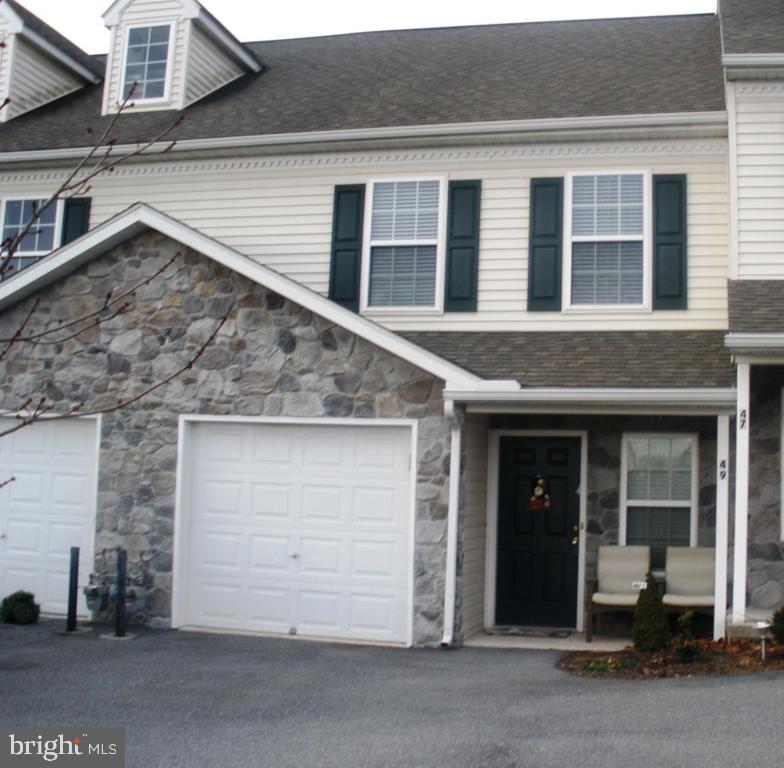 Well maintained Quail Hollow townhouse with 3 bedrooms, 1.5 baths, beautiful finished 3rd floor for family room, 4th bedroom or large office/den. Close to major routes. All appliances (new) included.