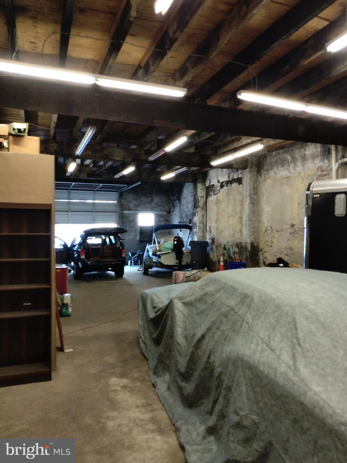 GRAYS FERRY - Commercial Sale