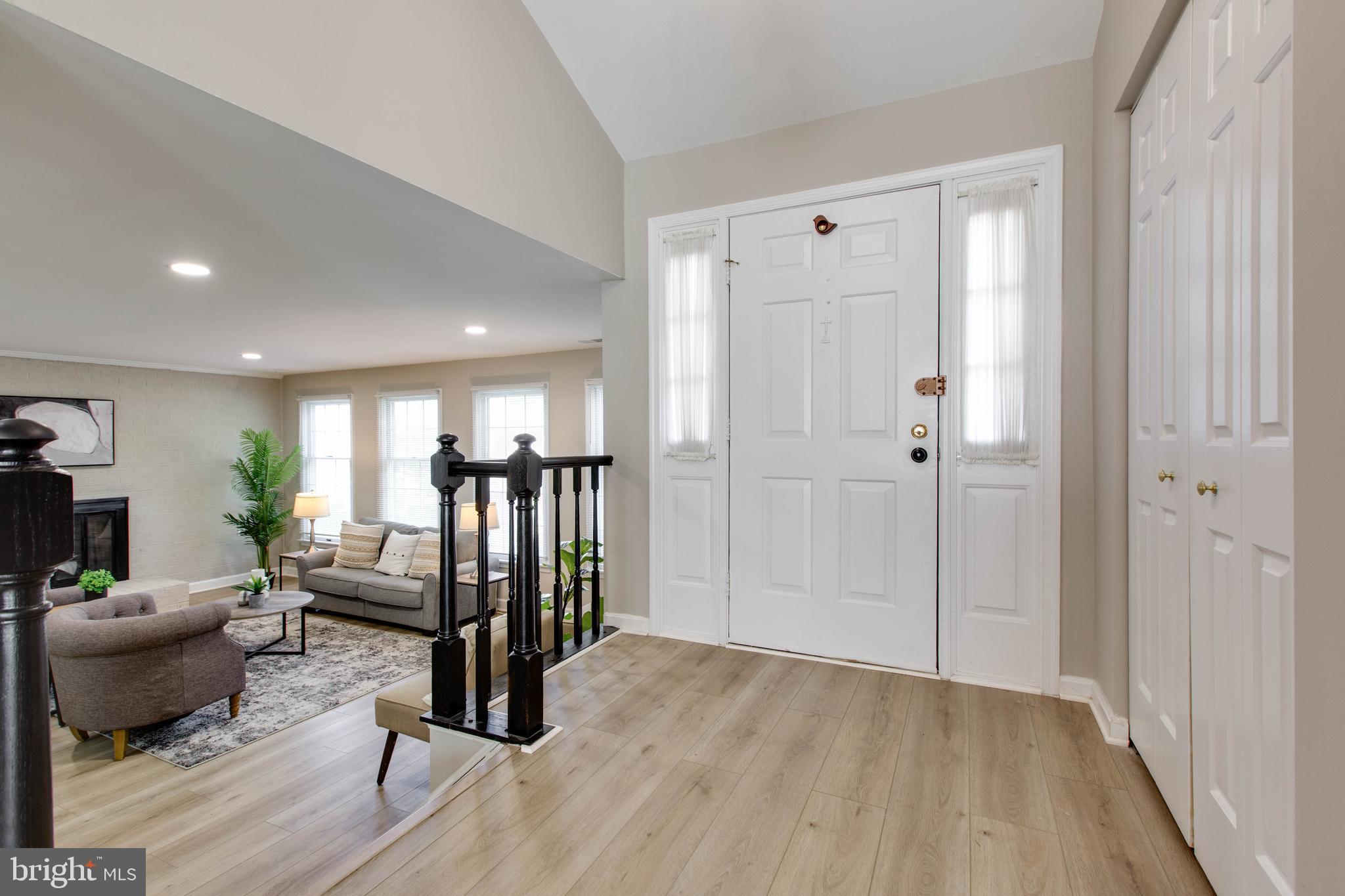 NAPLES MANOR - Residential