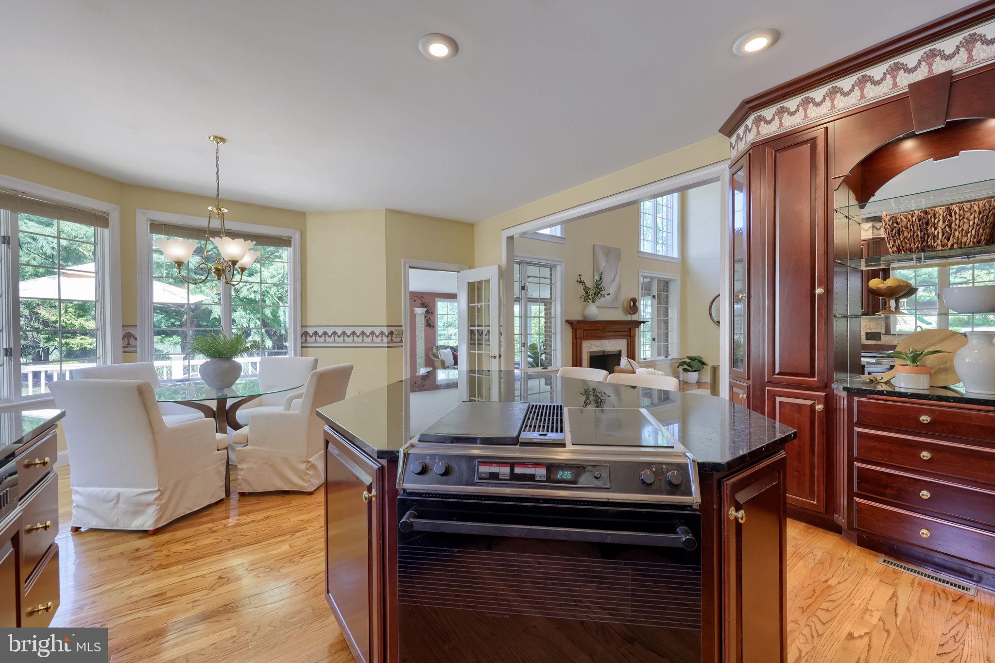 NORTH HILLS - Residential