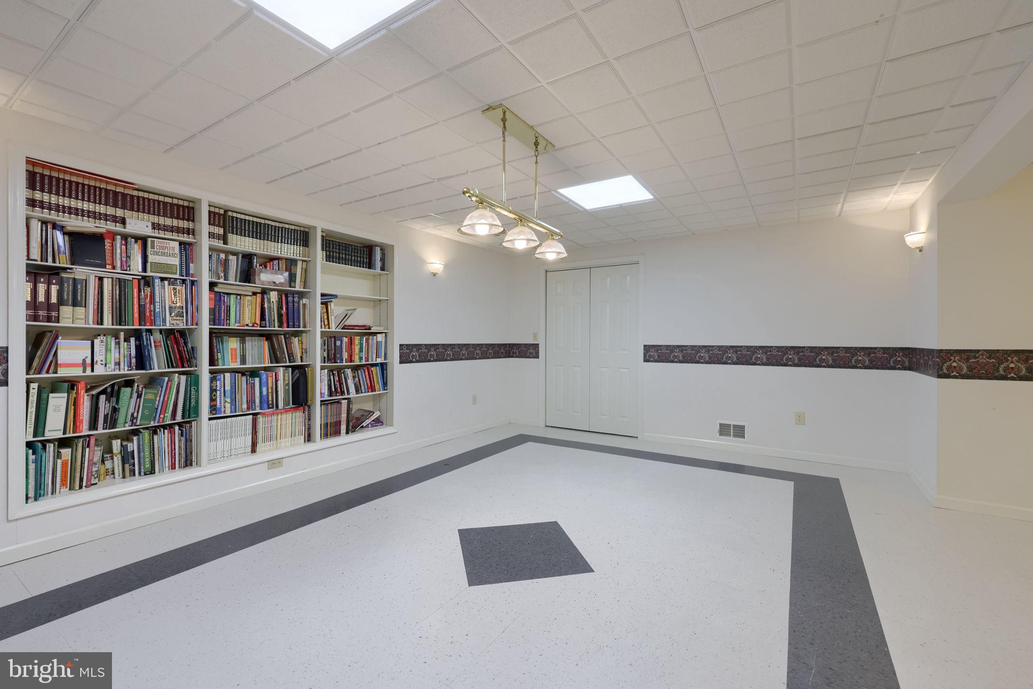 NORTH HILLS - Residential