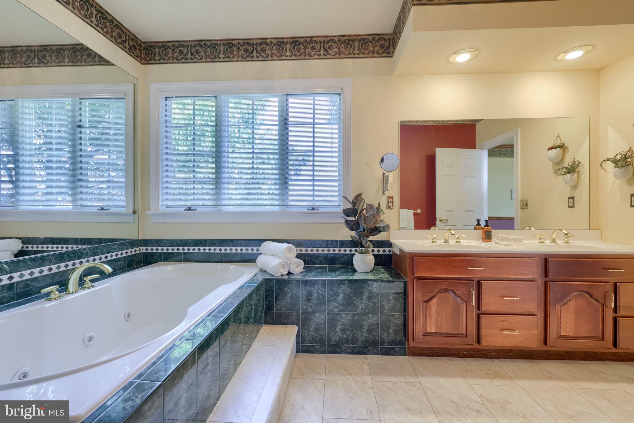 NORTH HILLS - Residential