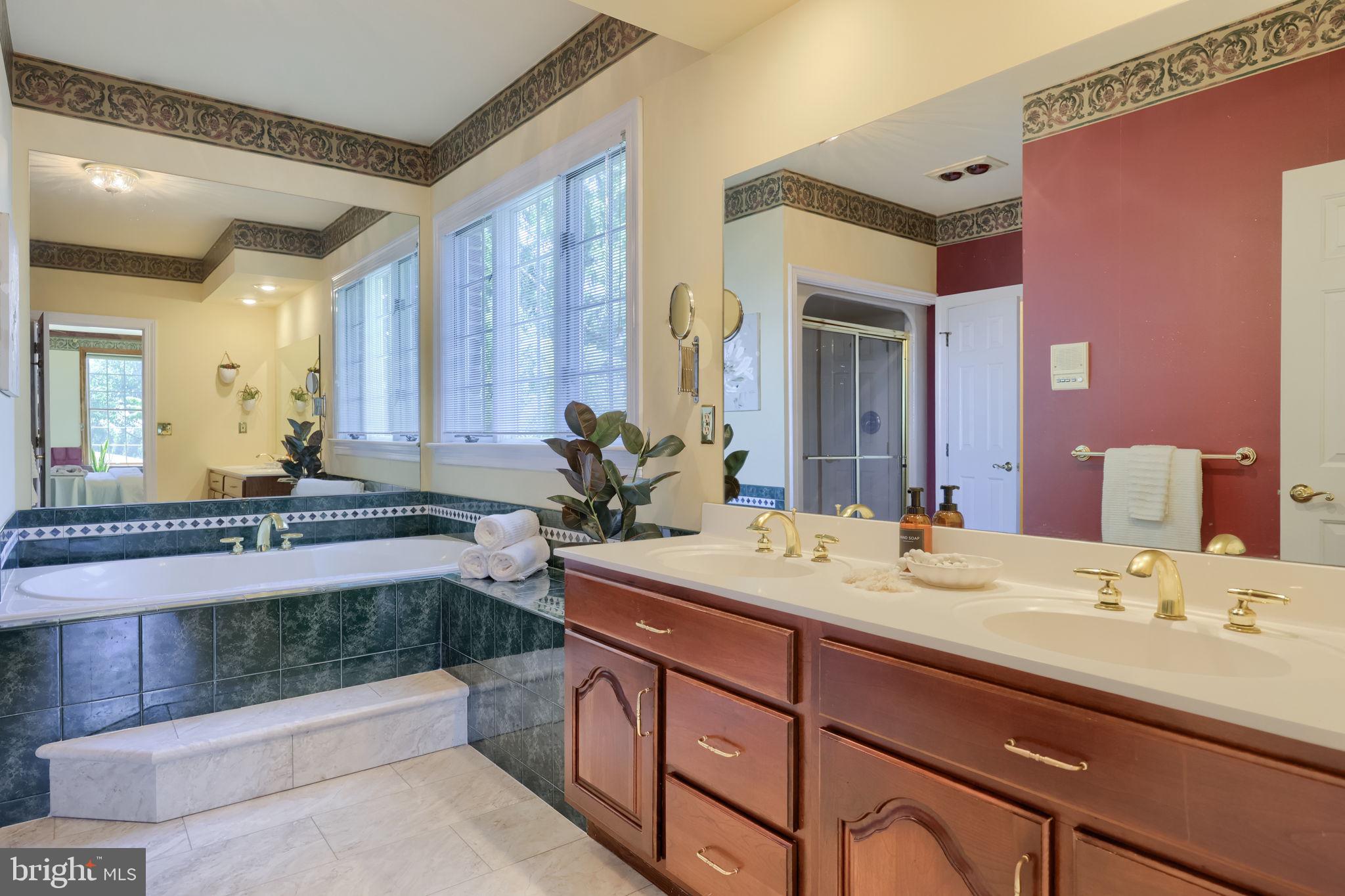 NORTH HILLS - Residential