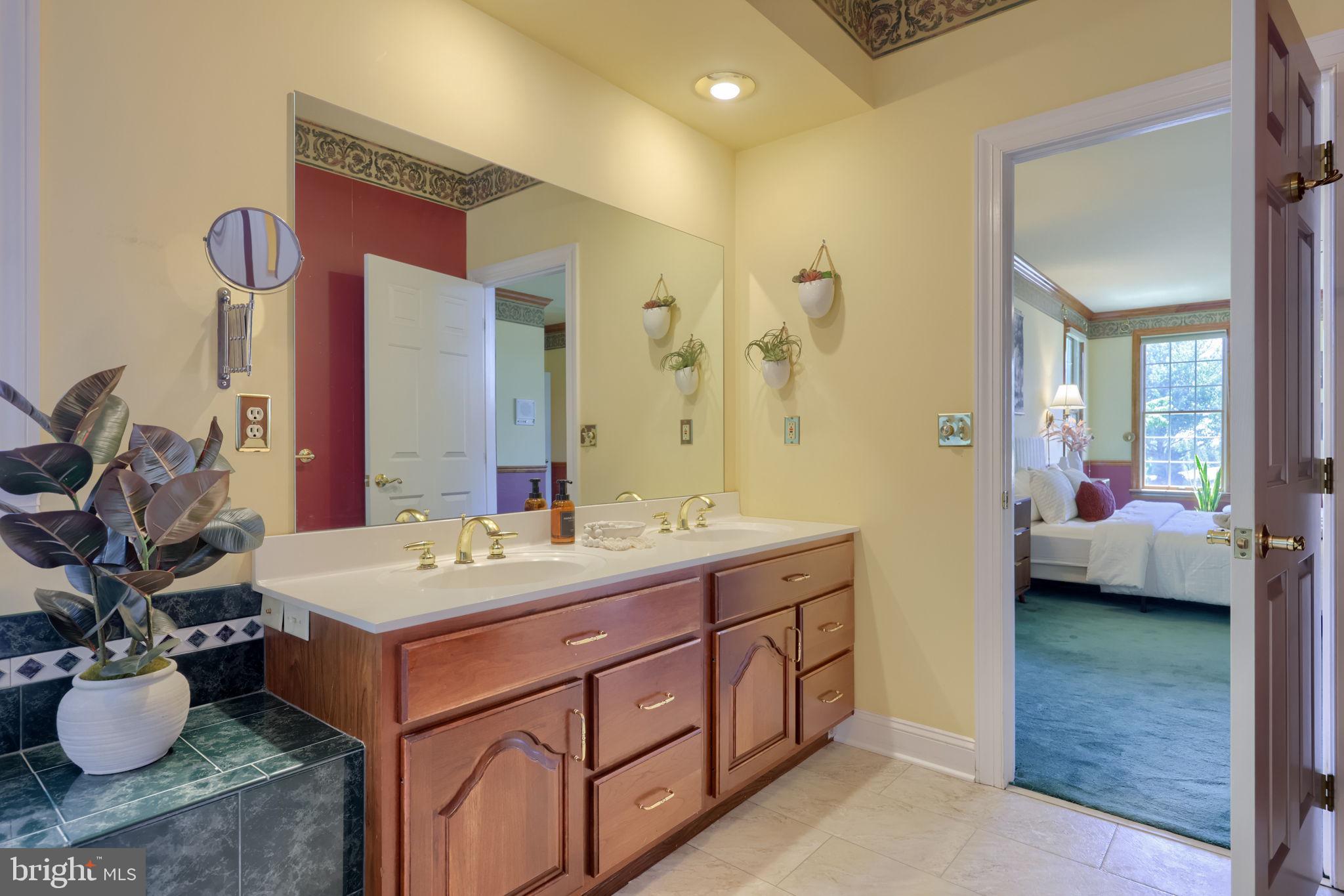 NORTH HILLS - Residential