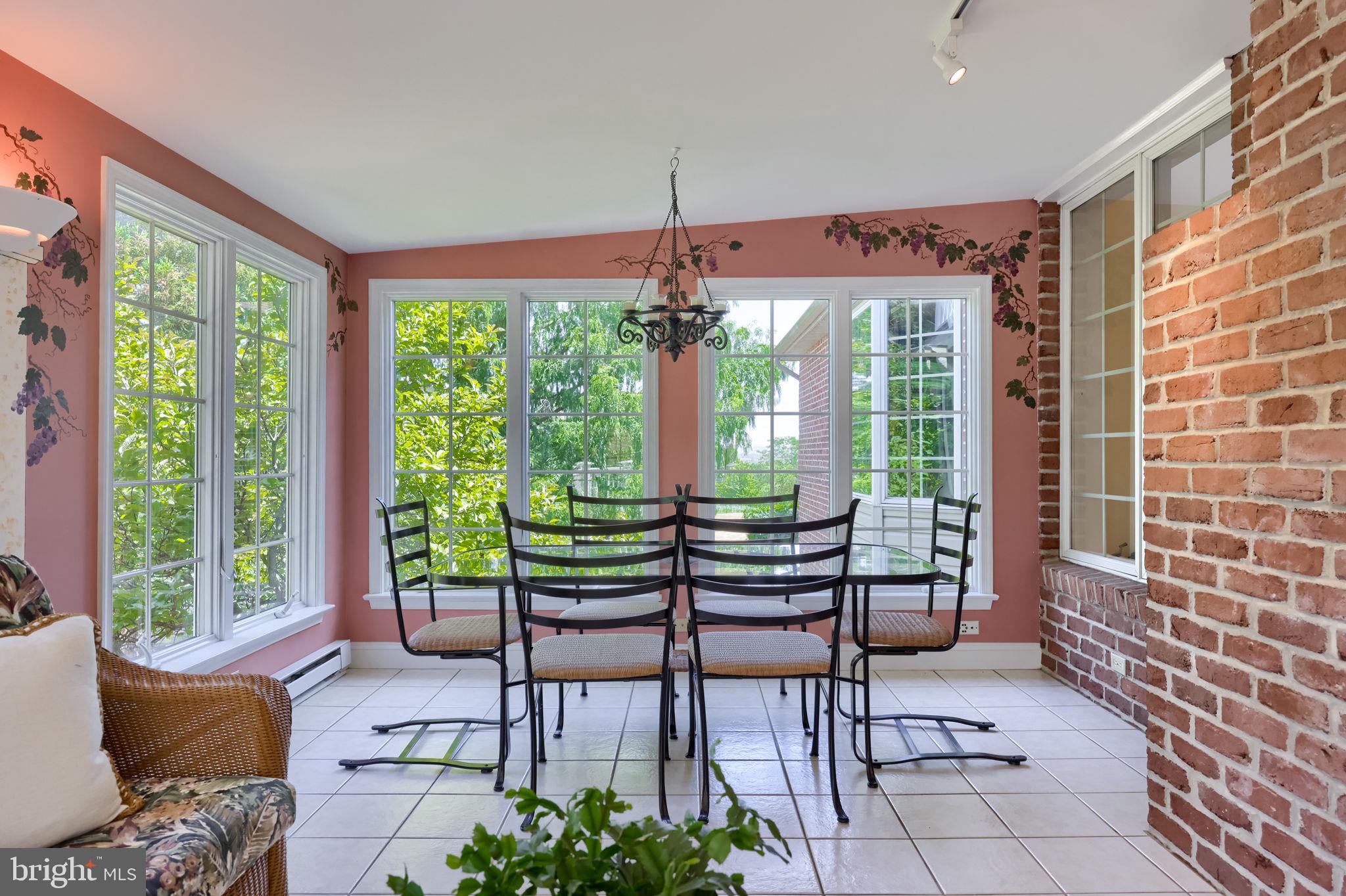NORTH HILLS - Residential