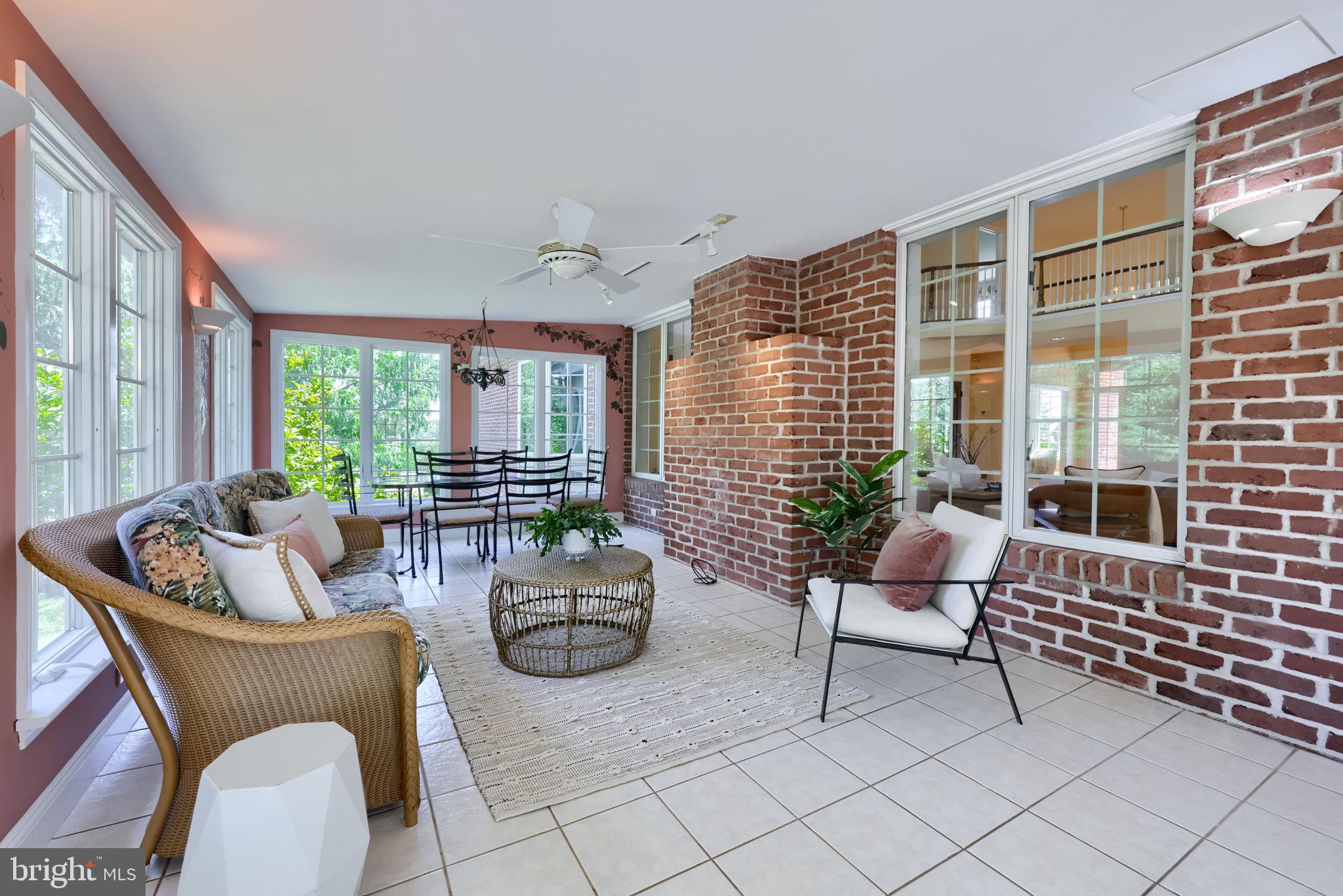 NORTH HILLS - Residential