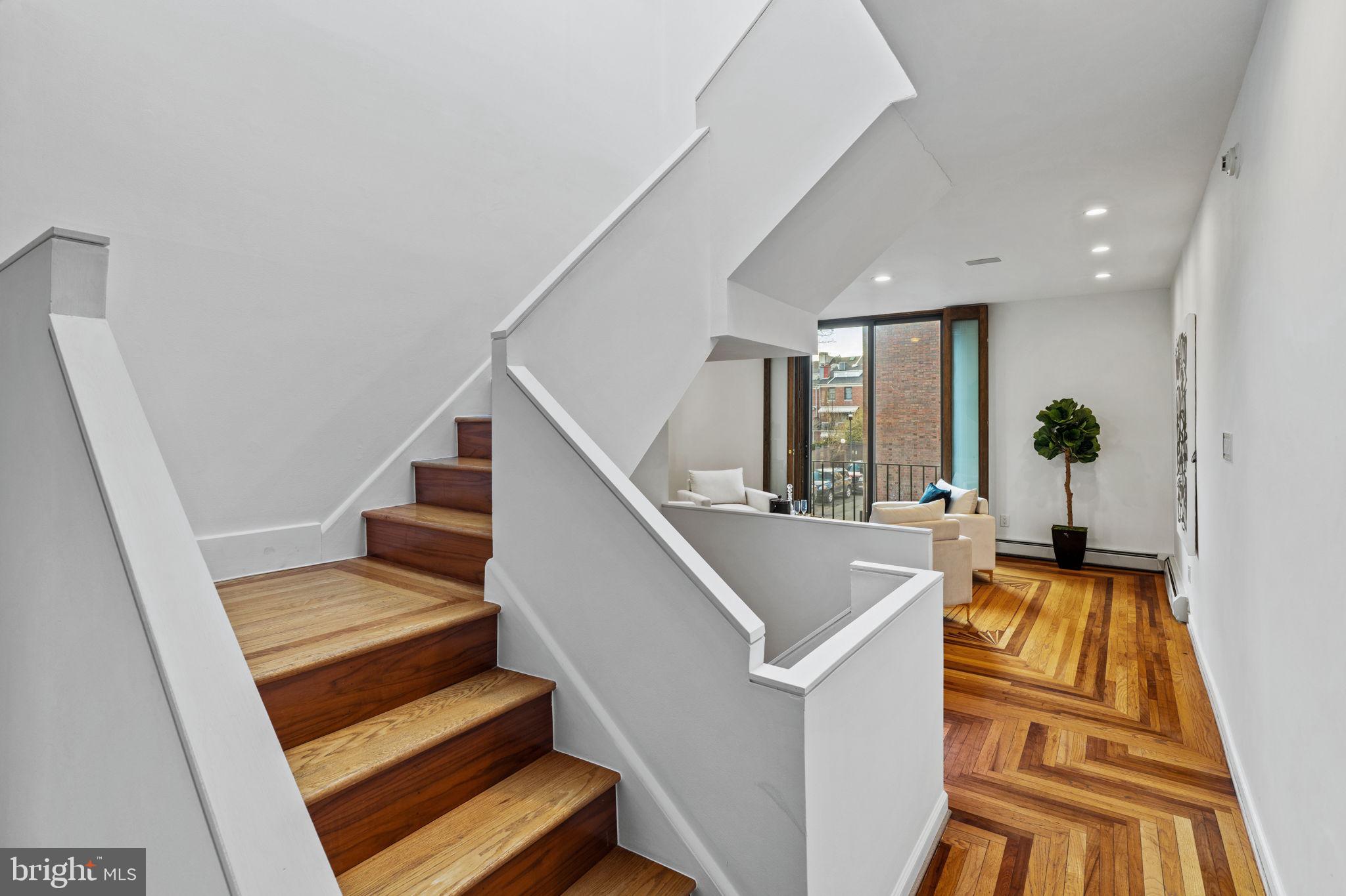 SOCIETY HILL - Residential