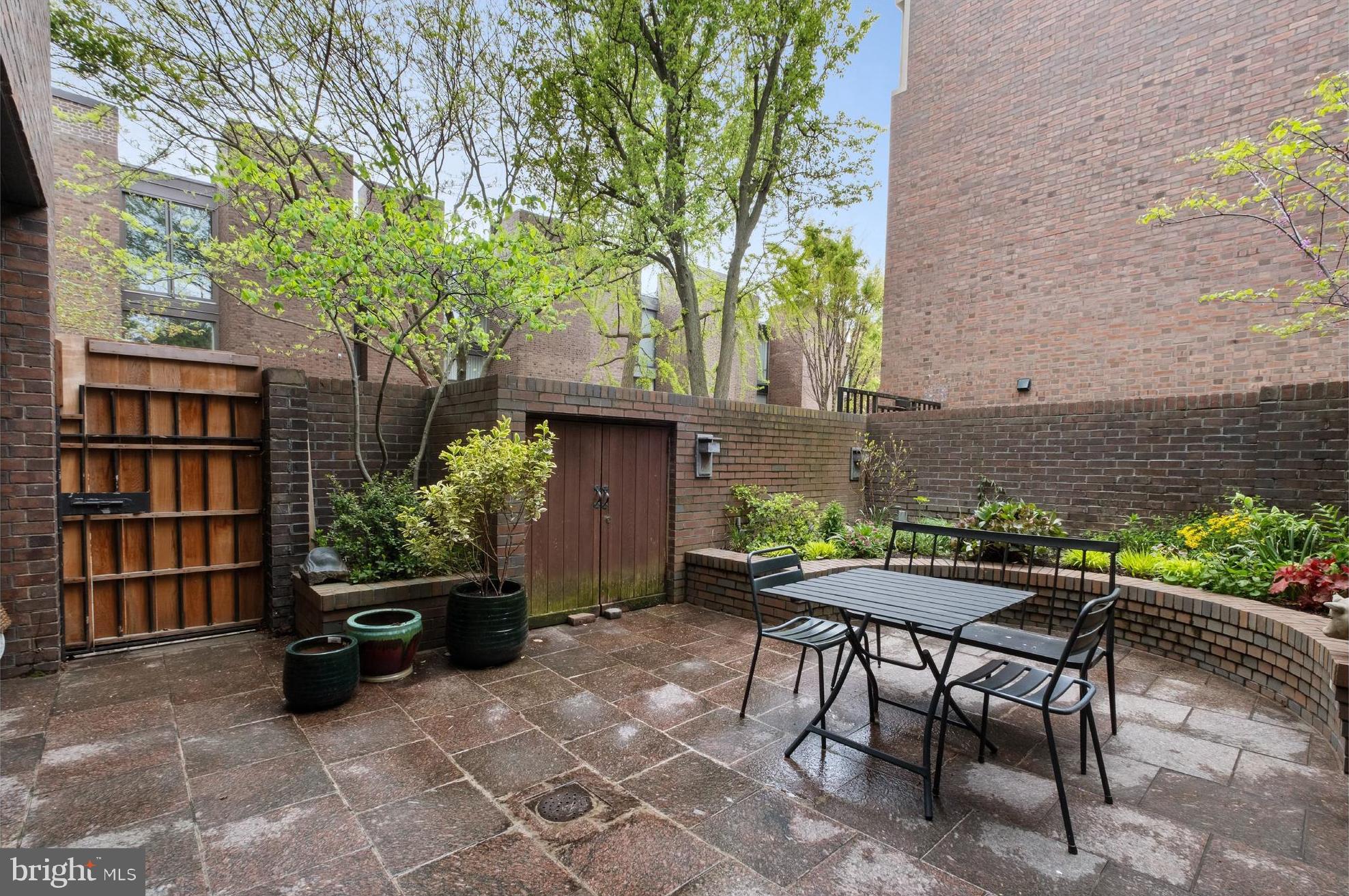 SOCIETY HILL - Residential