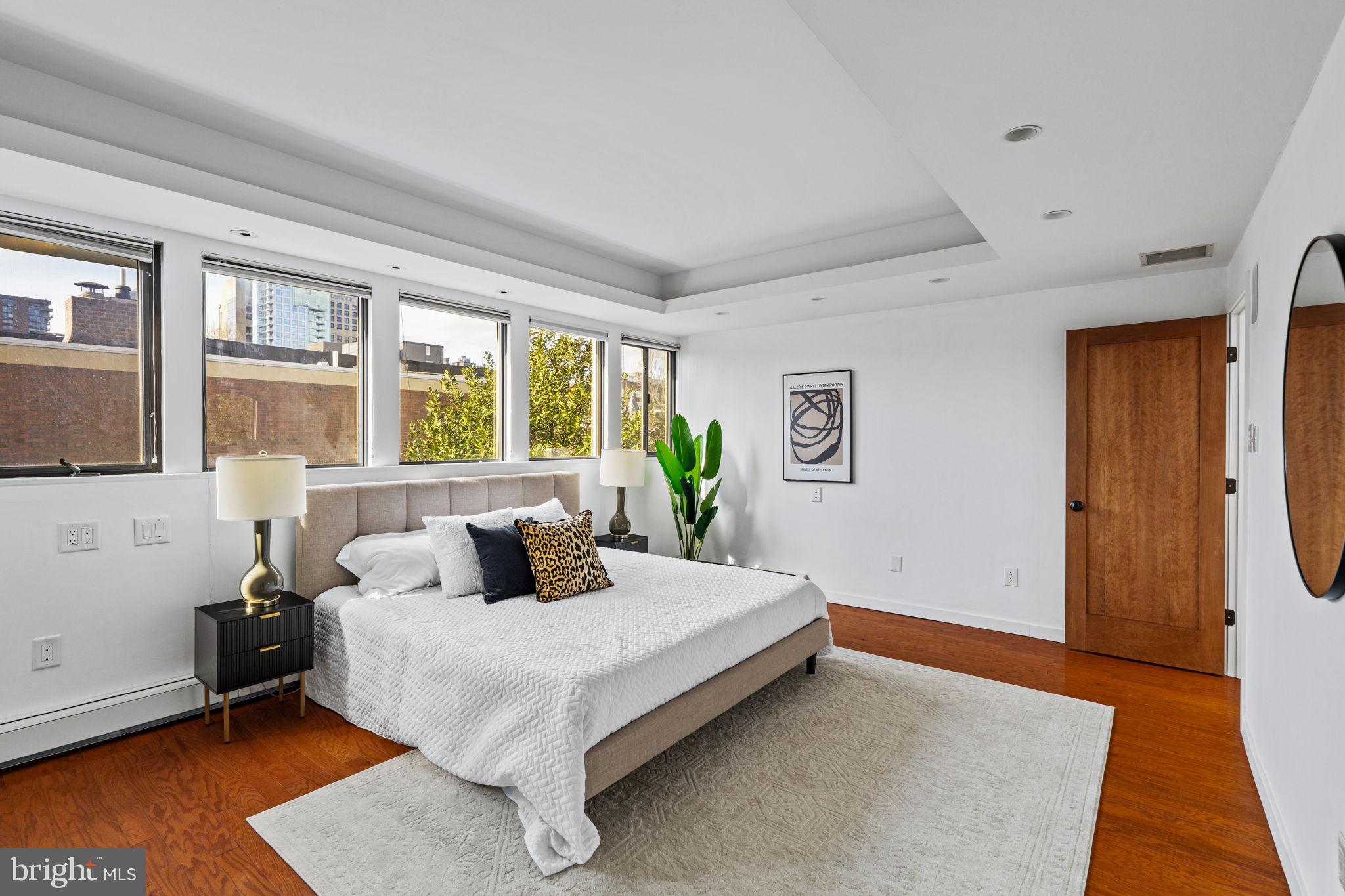 SOCIETY HILL - Residential