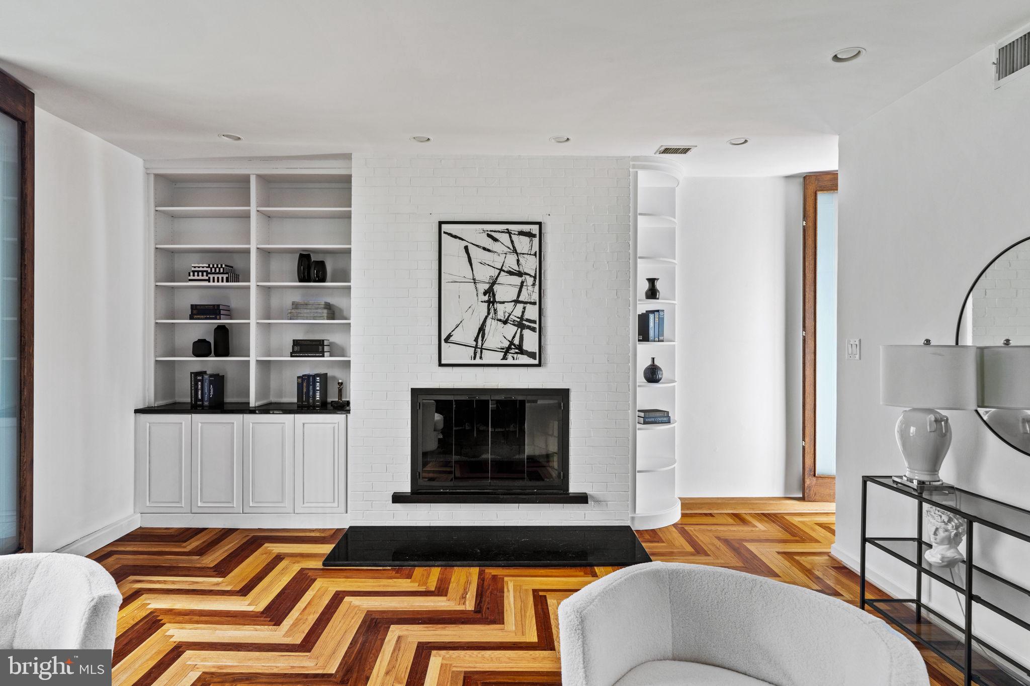 SOCIETY HILL - Residential