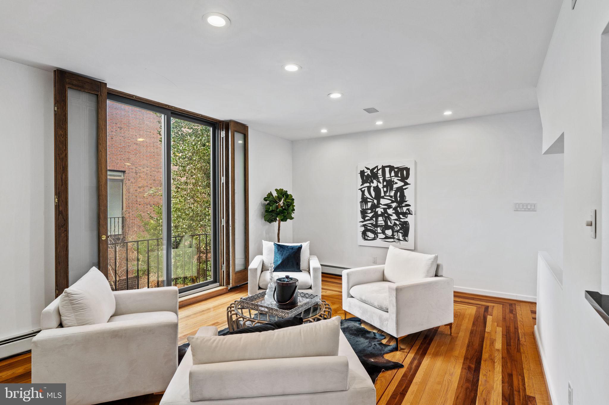 SOCIETY HILL - Residential