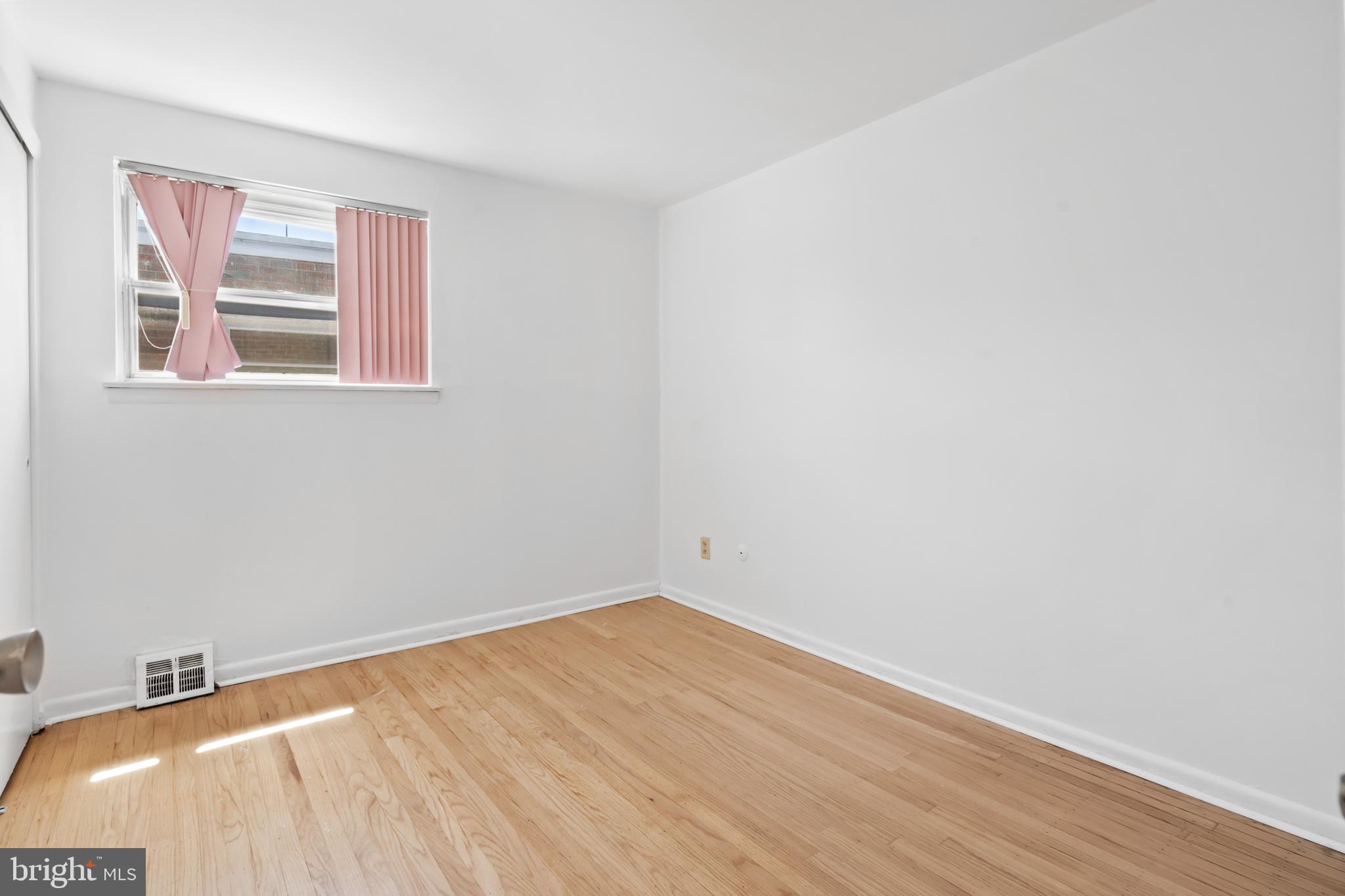 HOLME CIRCLE - Residential