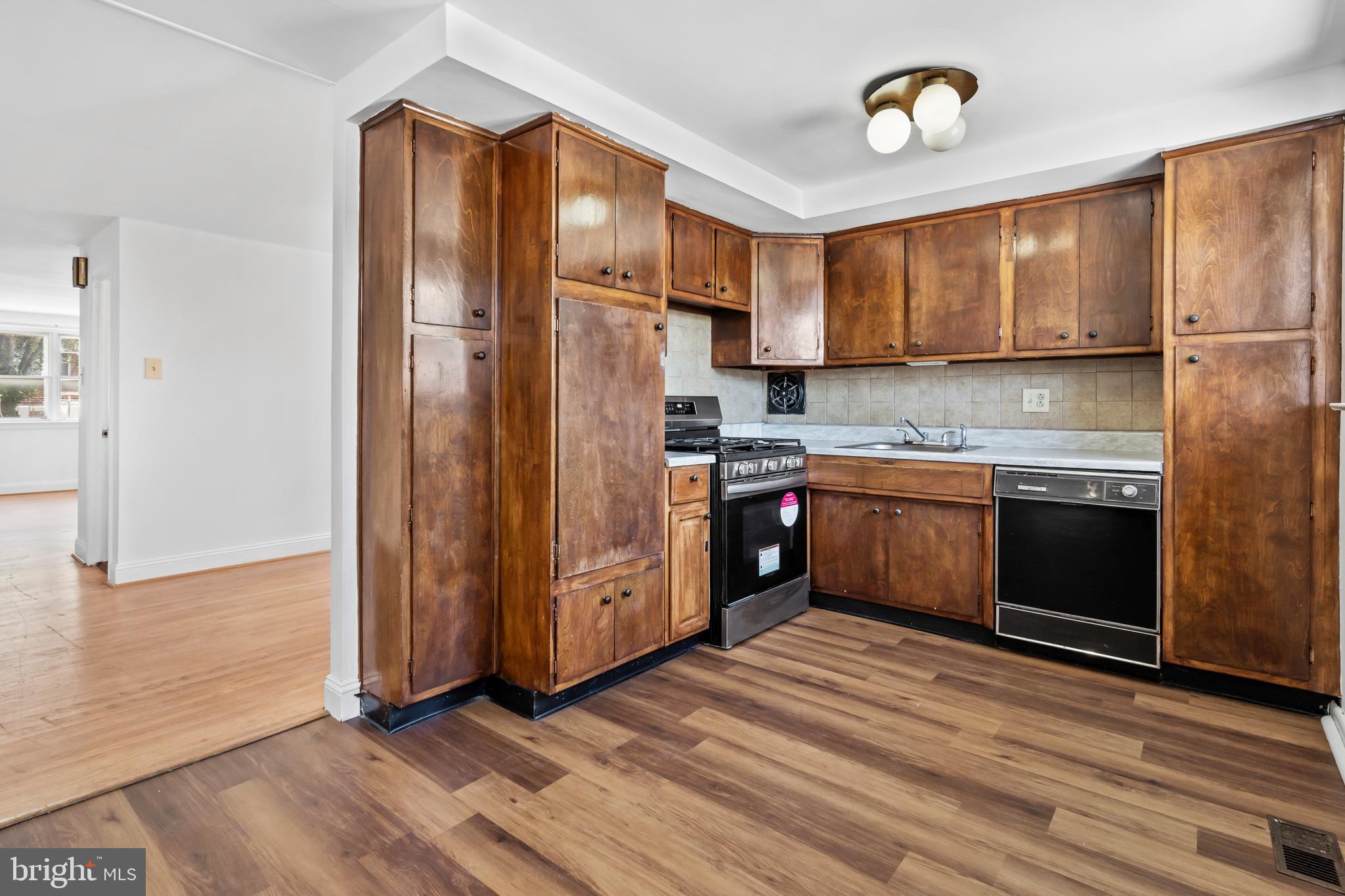HOLME CIRCLE - Residential