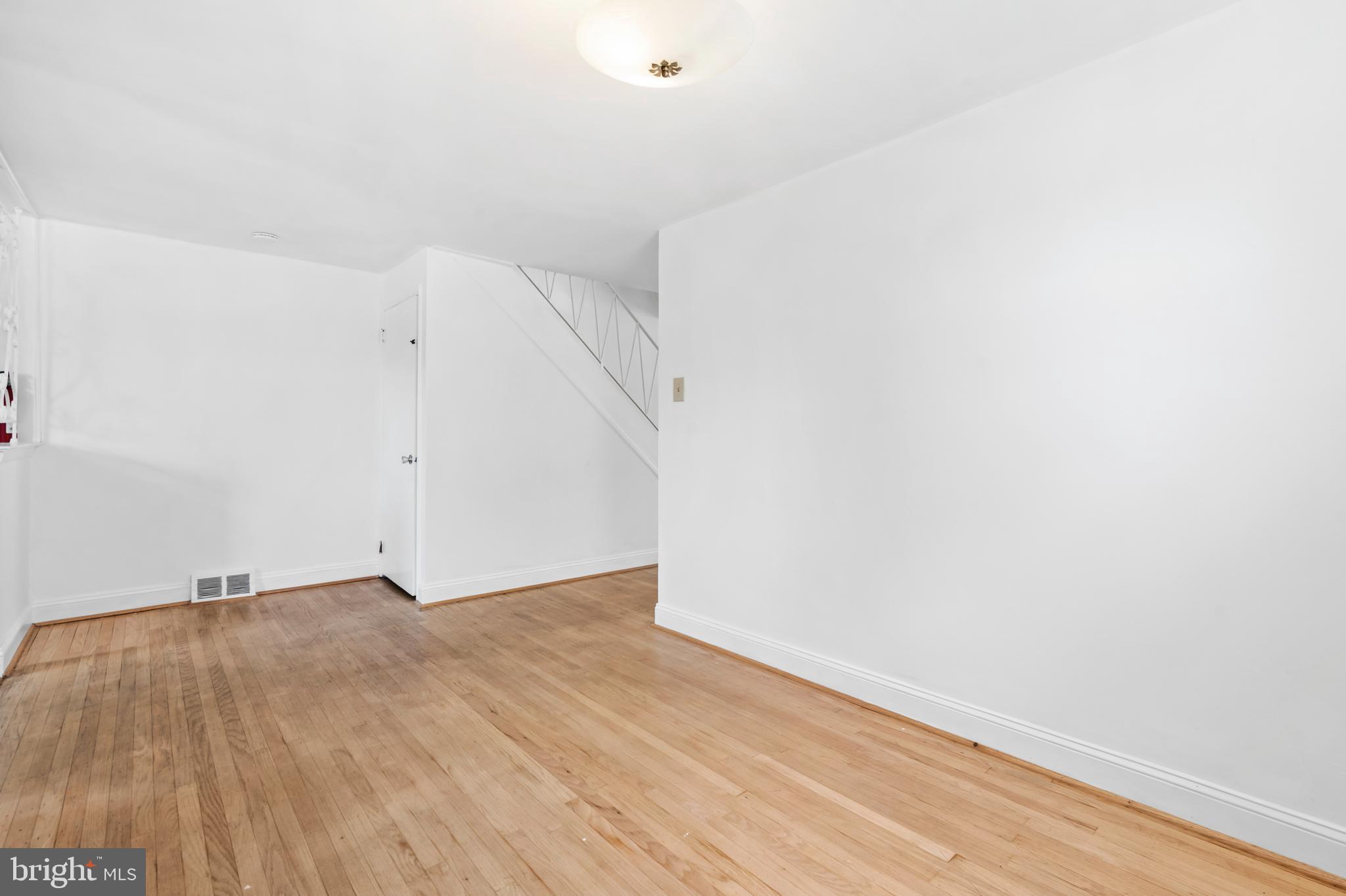 HOLME CIRCLE - Residential