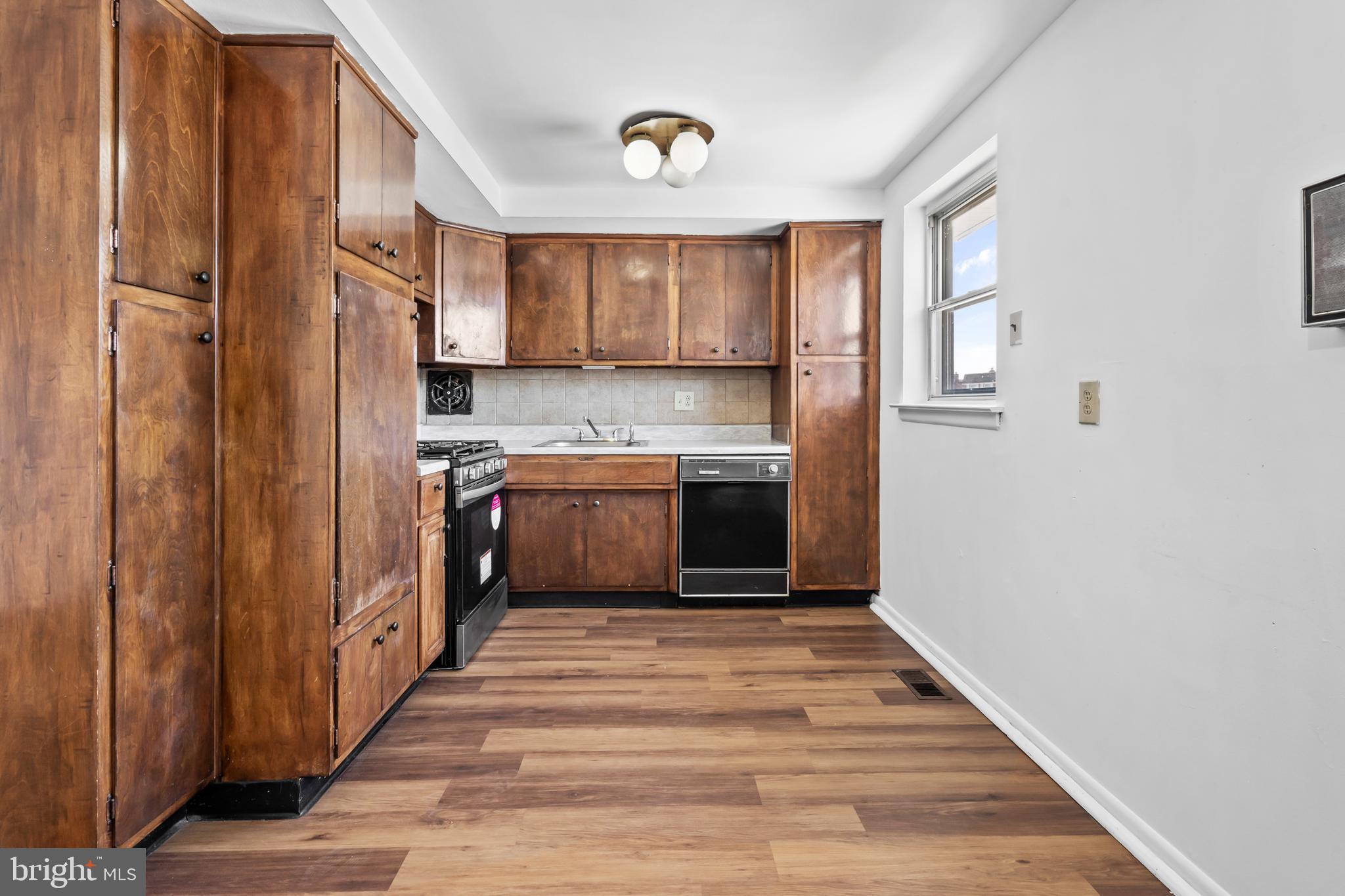 HOLME CIRCLE - Residential