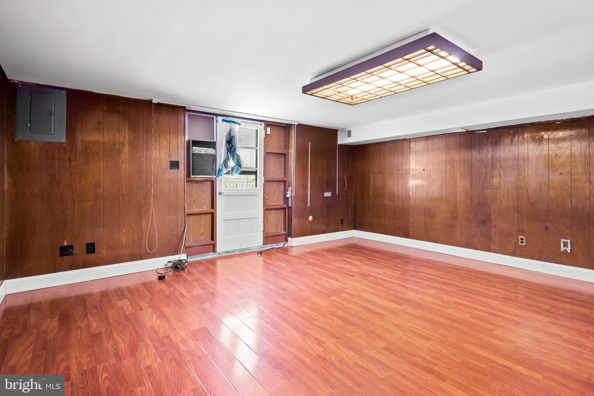 HOLME CIRCLE - Residential