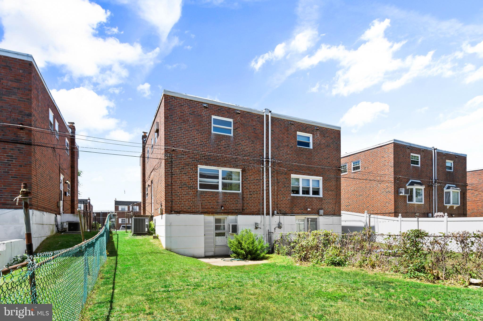 HOLME CIRCLE - Residential