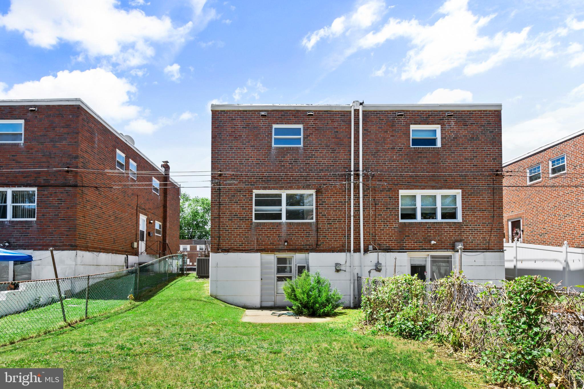 HOLME CIRCLE - Residential