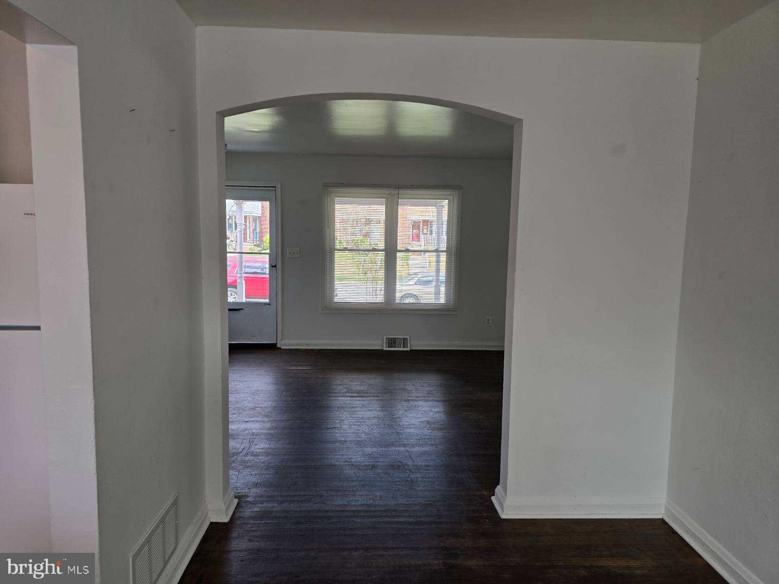CHARLESMONT - Residential Lease