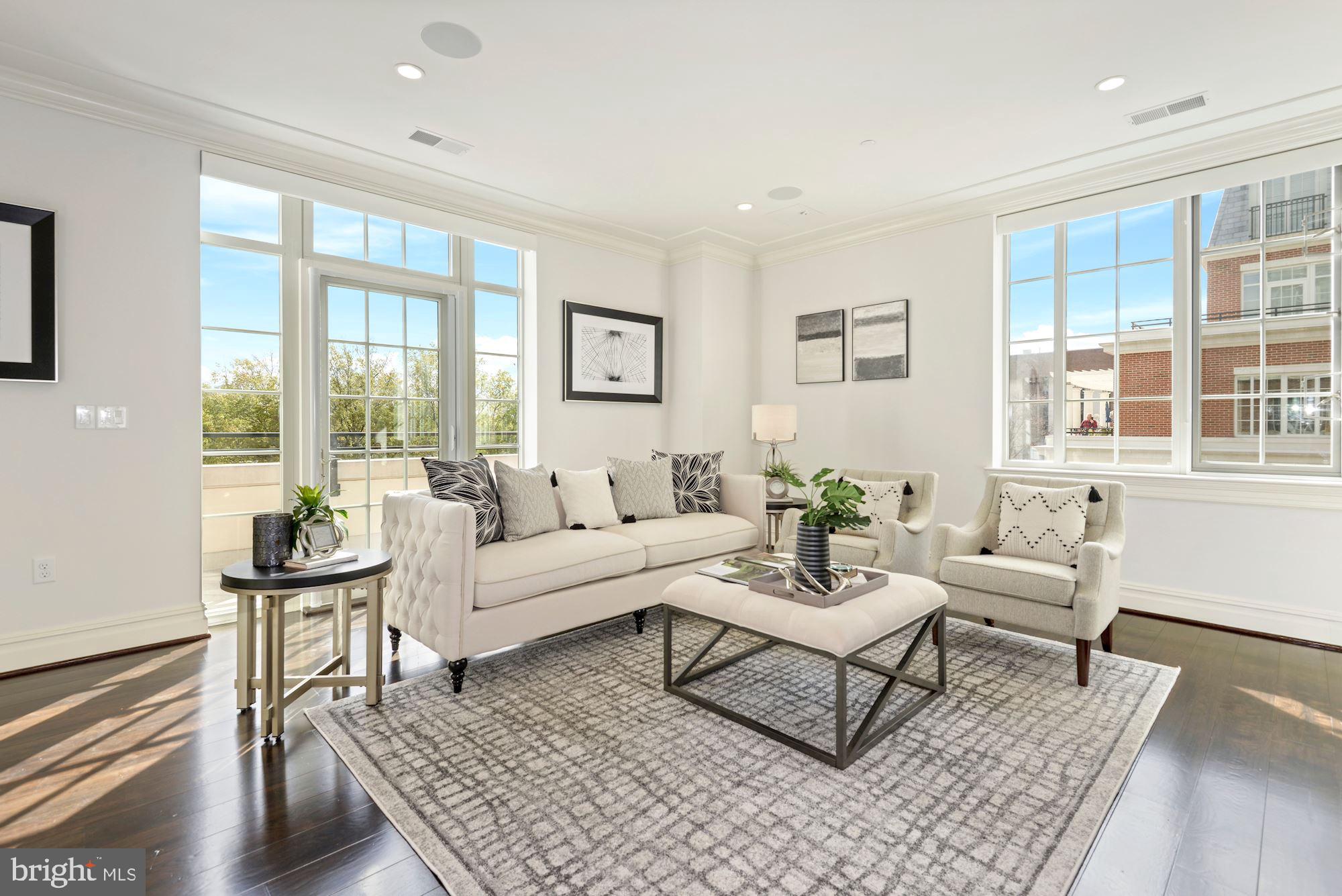 THE SIGNET - Residential