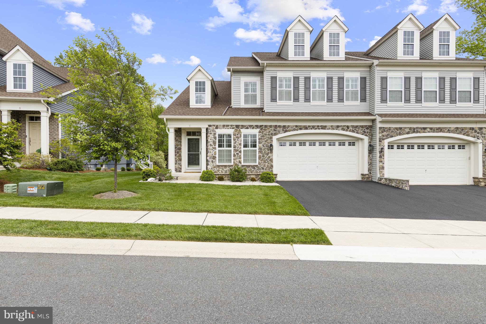 WESTHAMPTON - Residential