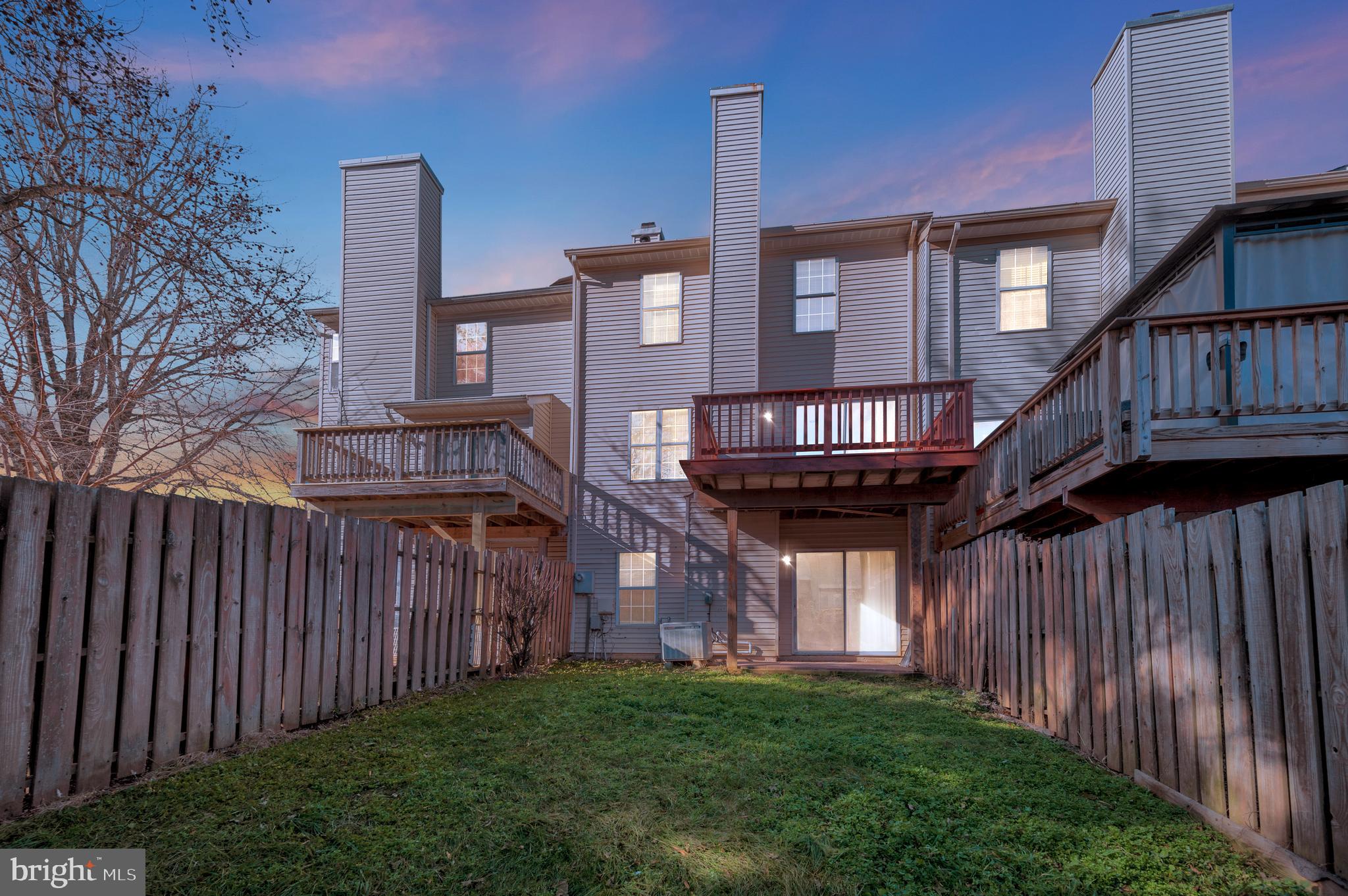 SPRING KNOLL - Residential