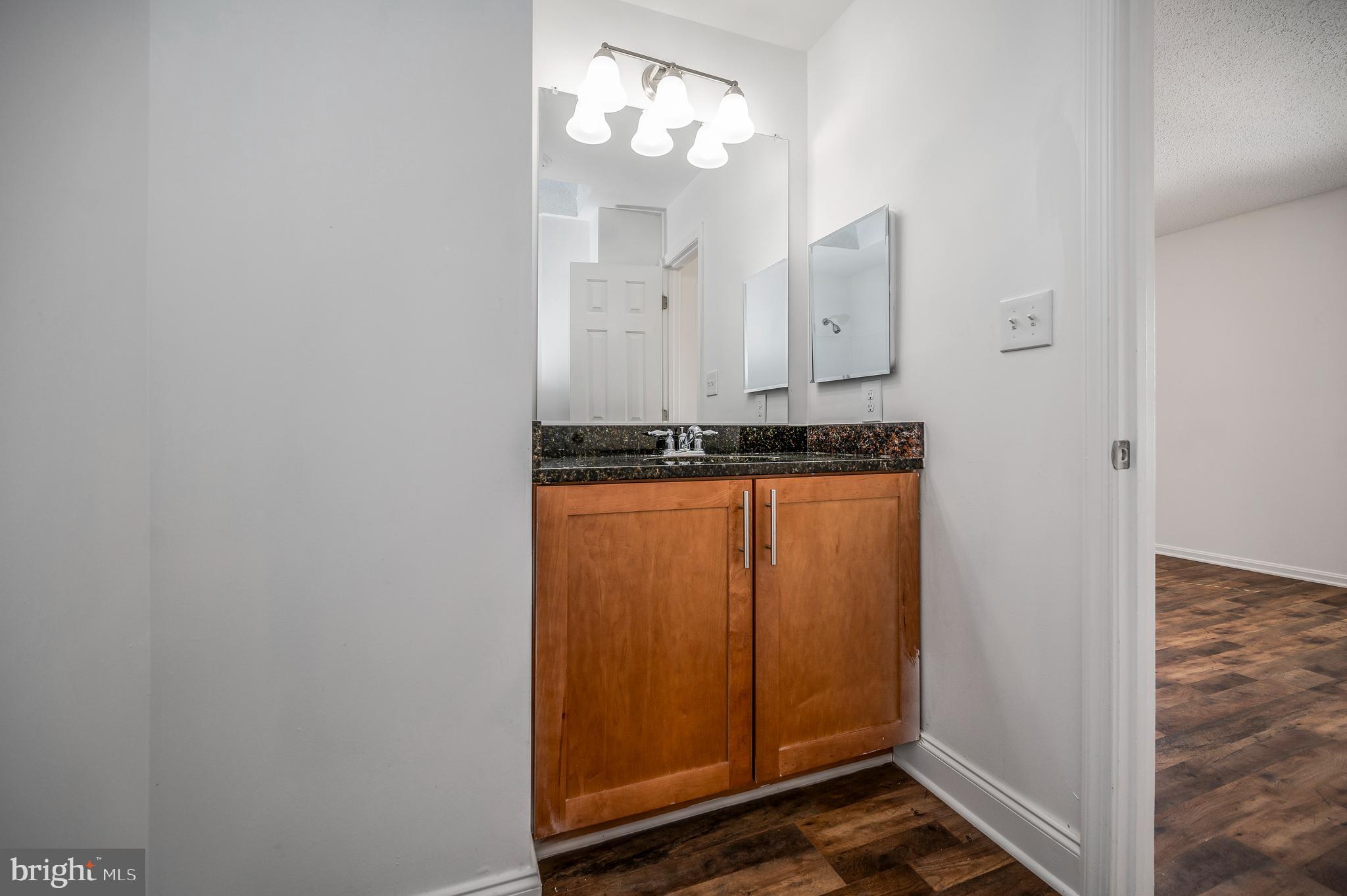 SPRING KNOLL - Residential