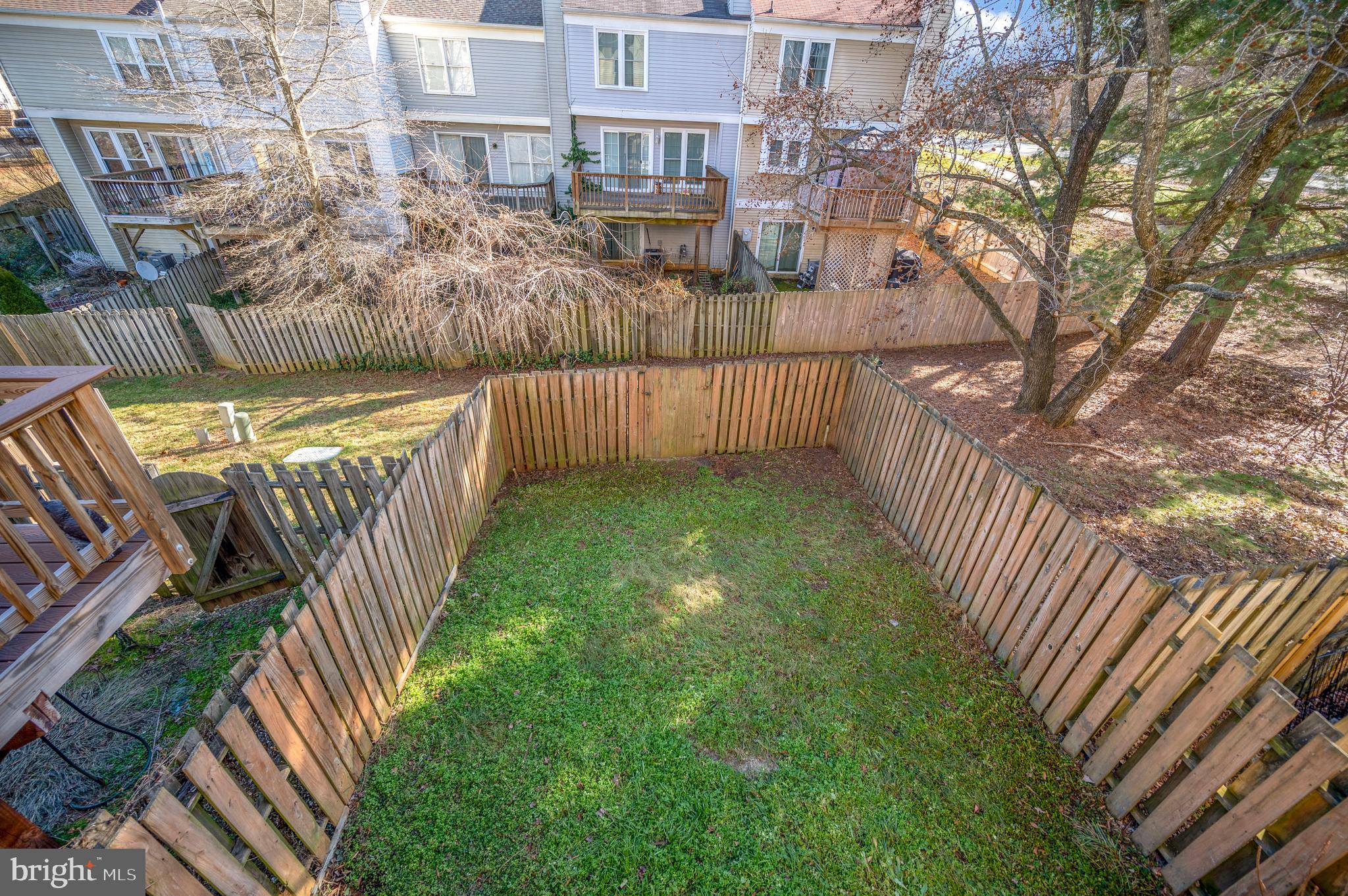 SPRING KNOLL - Residential