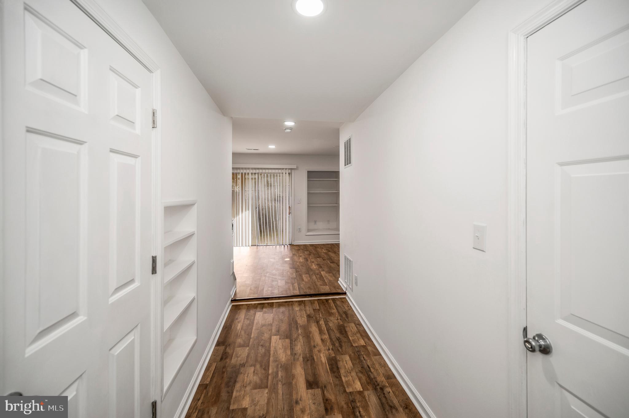 SPRING KNOLL - Residential