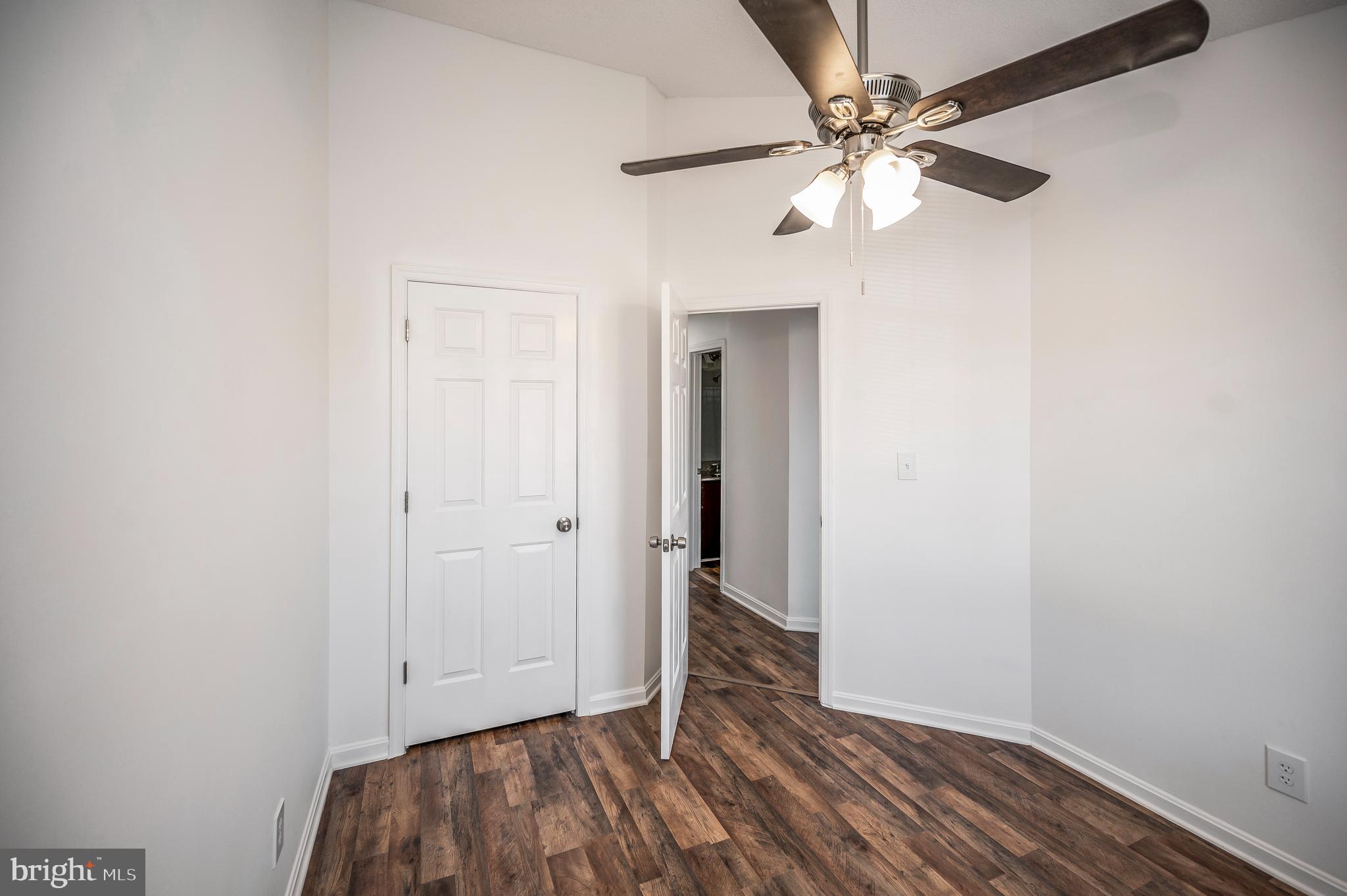 SPRING KNOLL - Residential