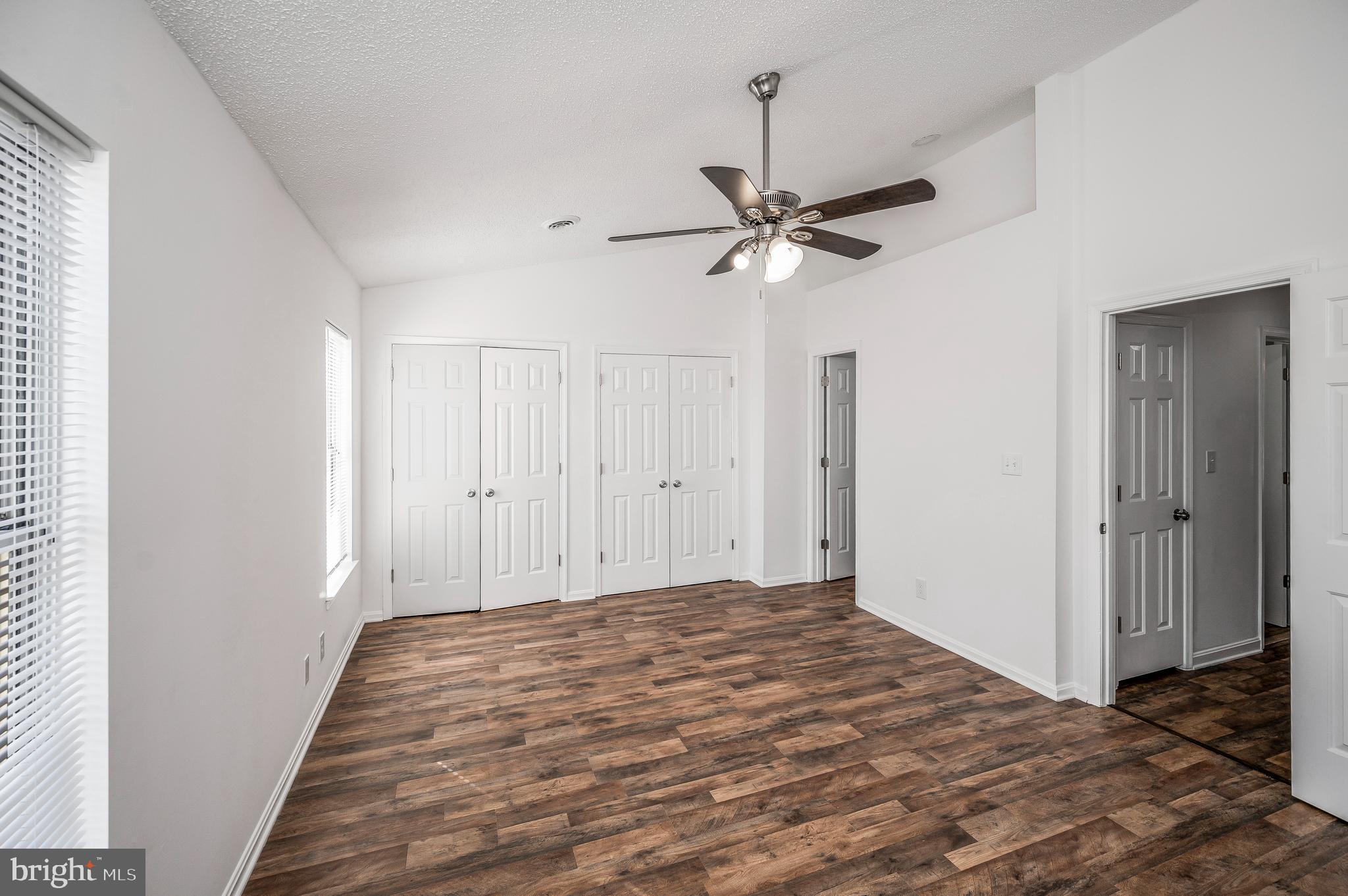 SPRING KNOLL - Residential