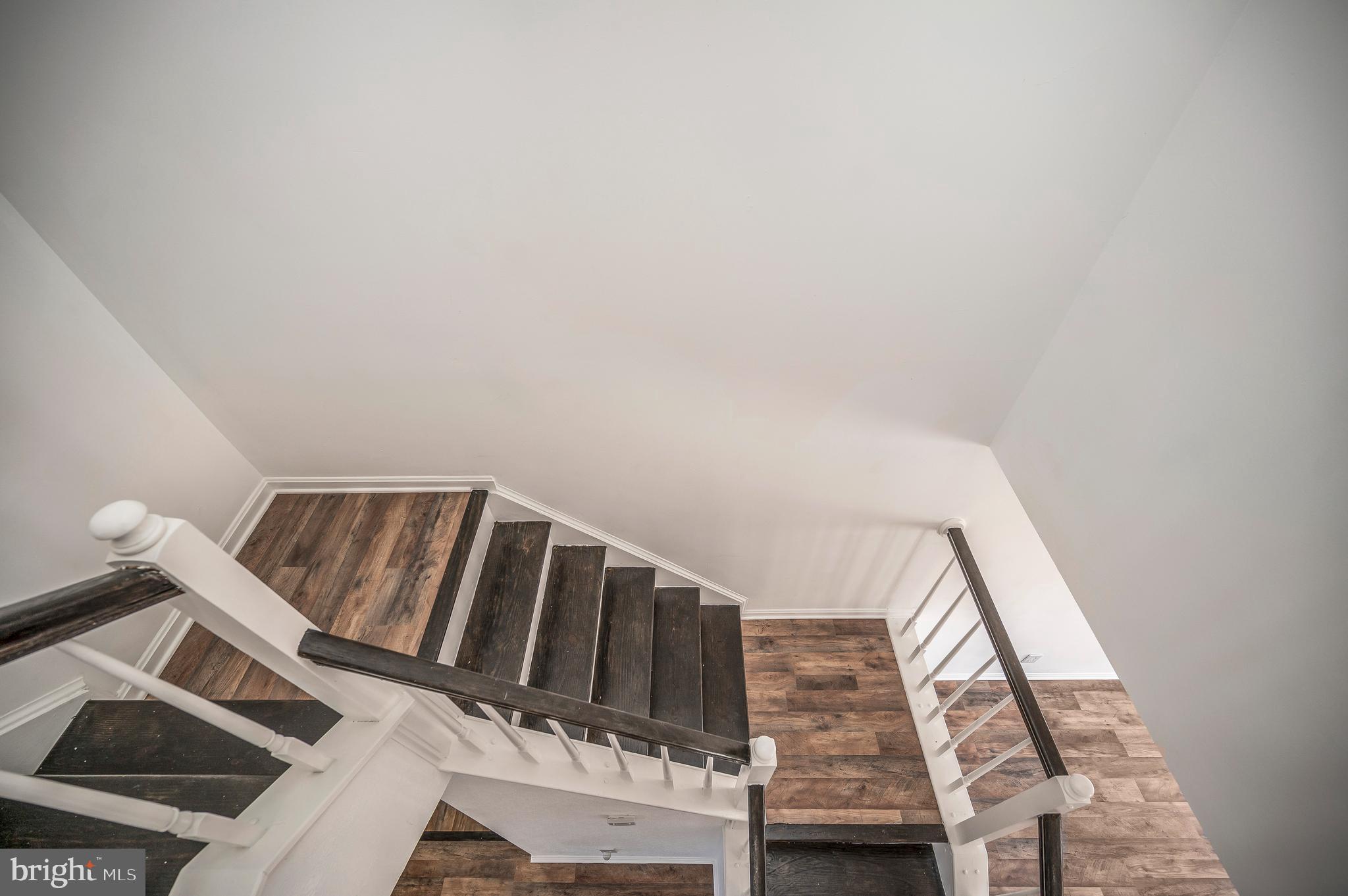 SPRING KNOLL - Residential