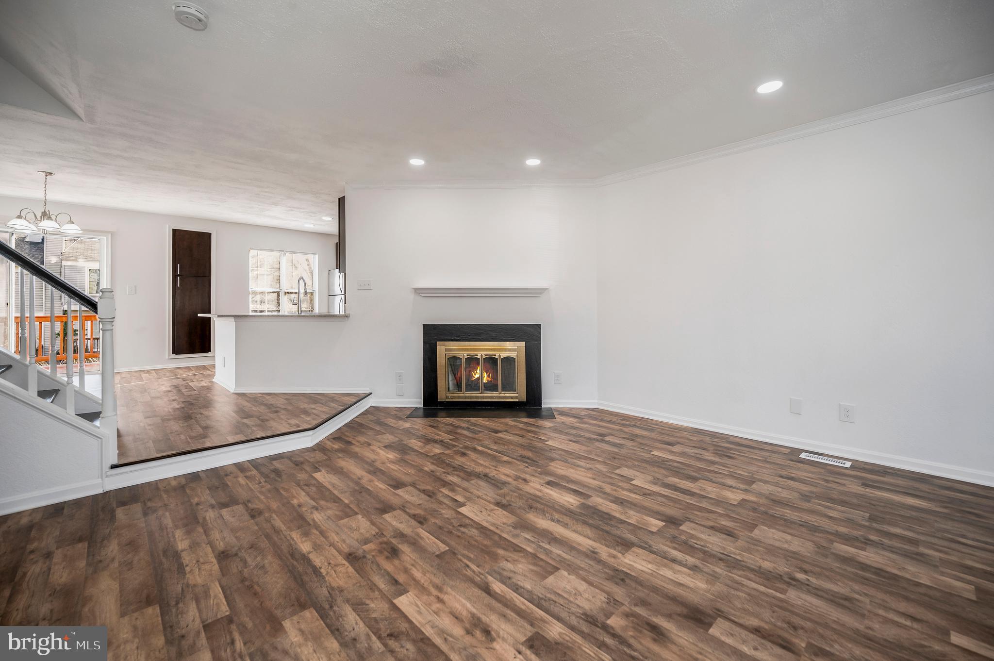 SPRING KNOLL - Residential