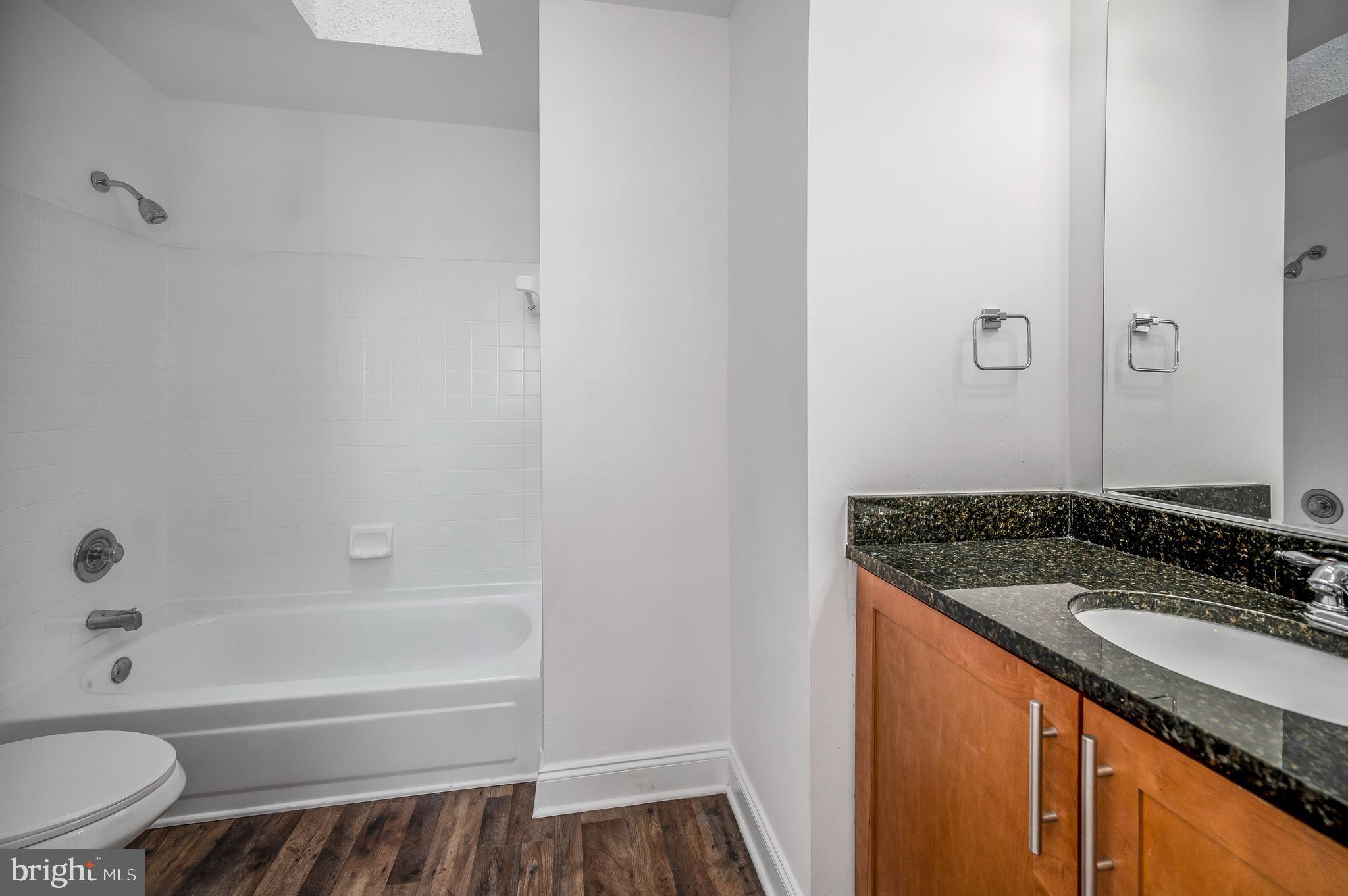 SPRING KNOLL - Residential