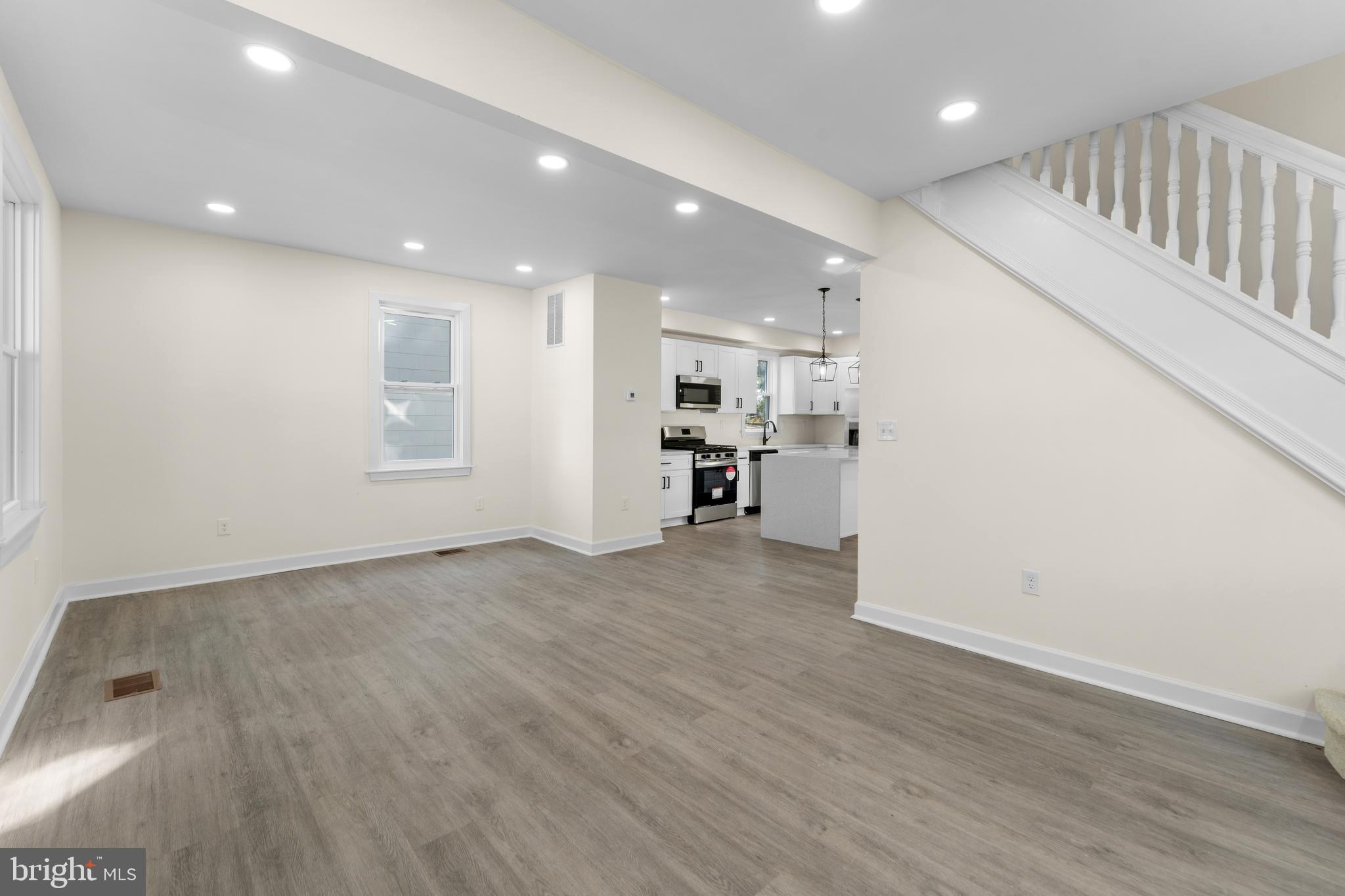 WINSTON GOVANS - Residential