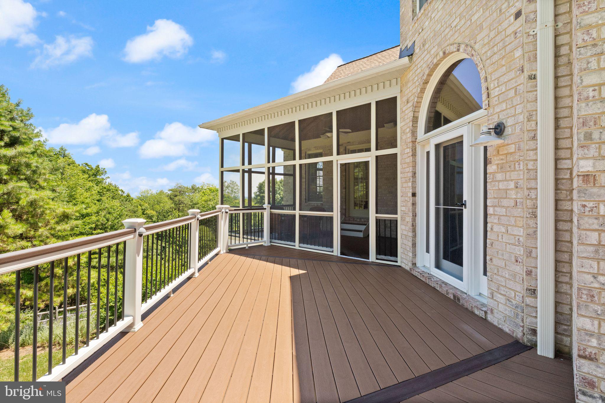 THUNDER OAK - Residential