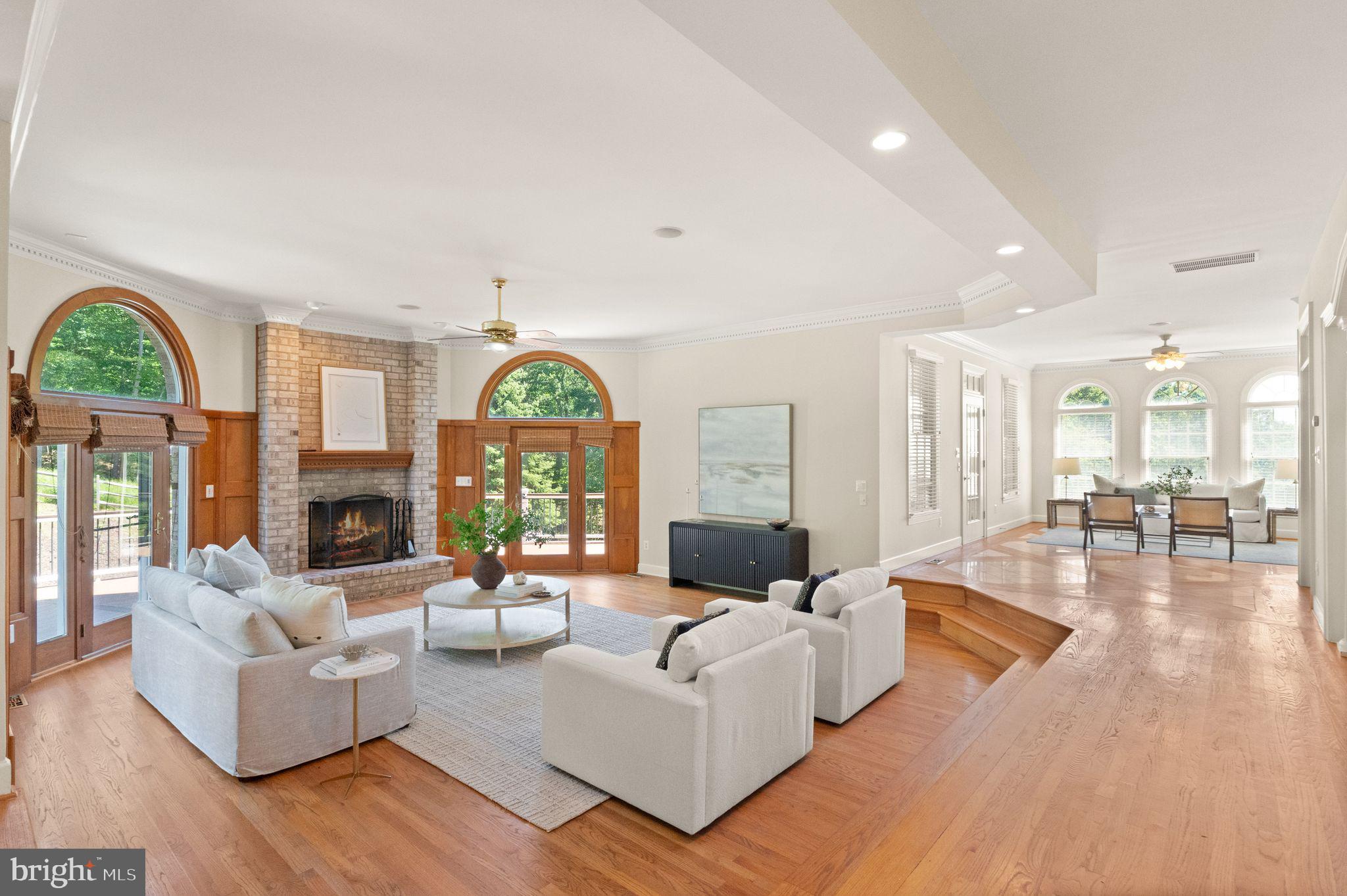 THUNDER OAK - Residential