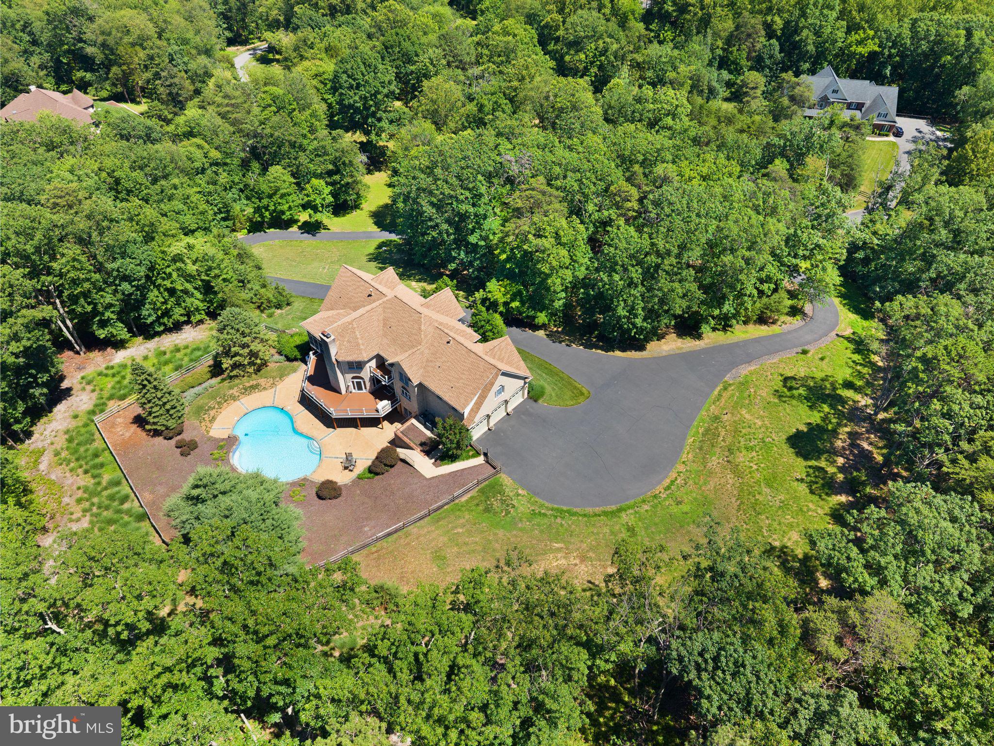 THUNDER OAK - Residential